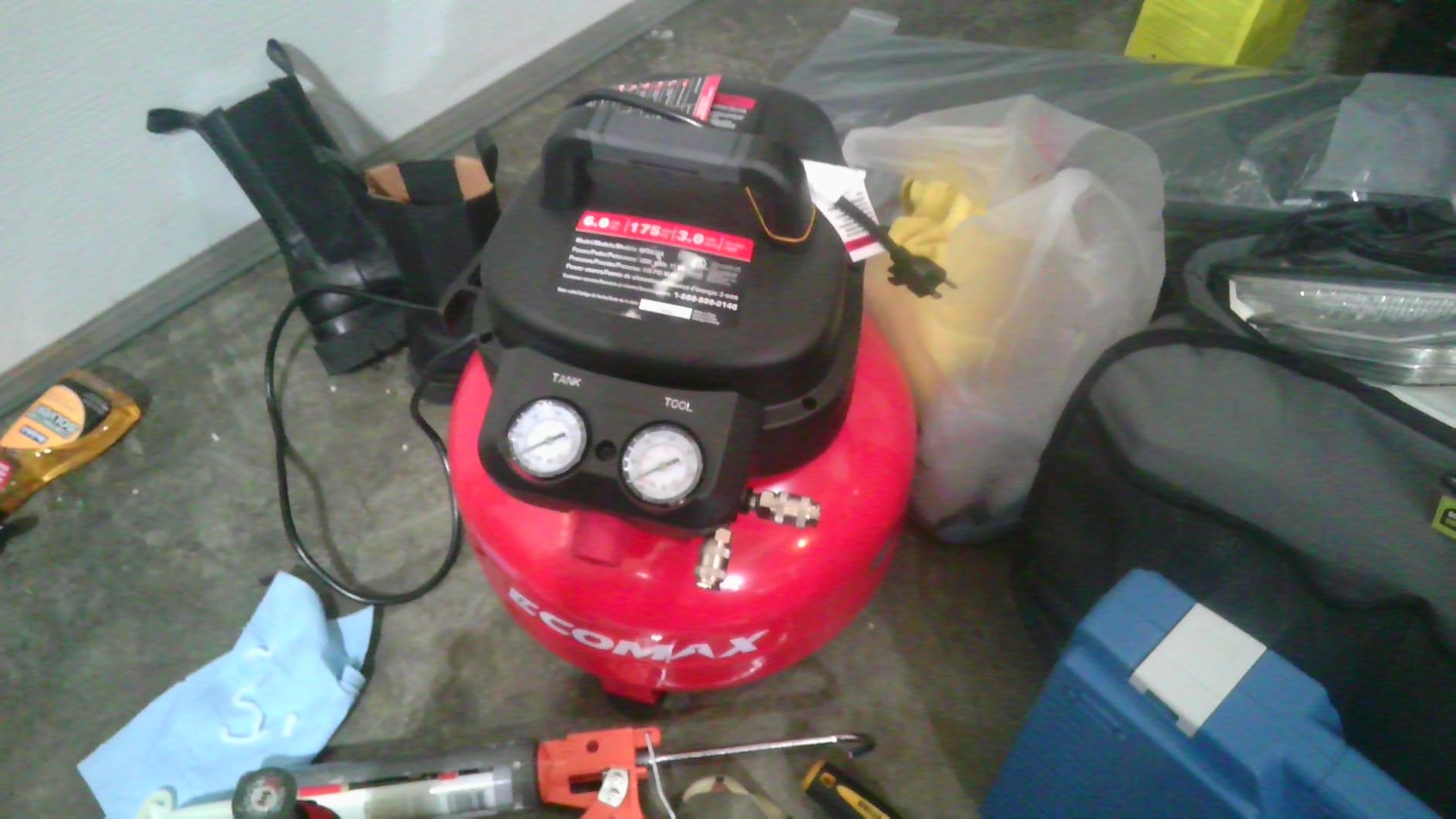ECOMAX Air Compressor 6 Gallon 175 PSI Pancake Portable Oil-free Tank with 10 PCS Accessories Kit customer photo 2