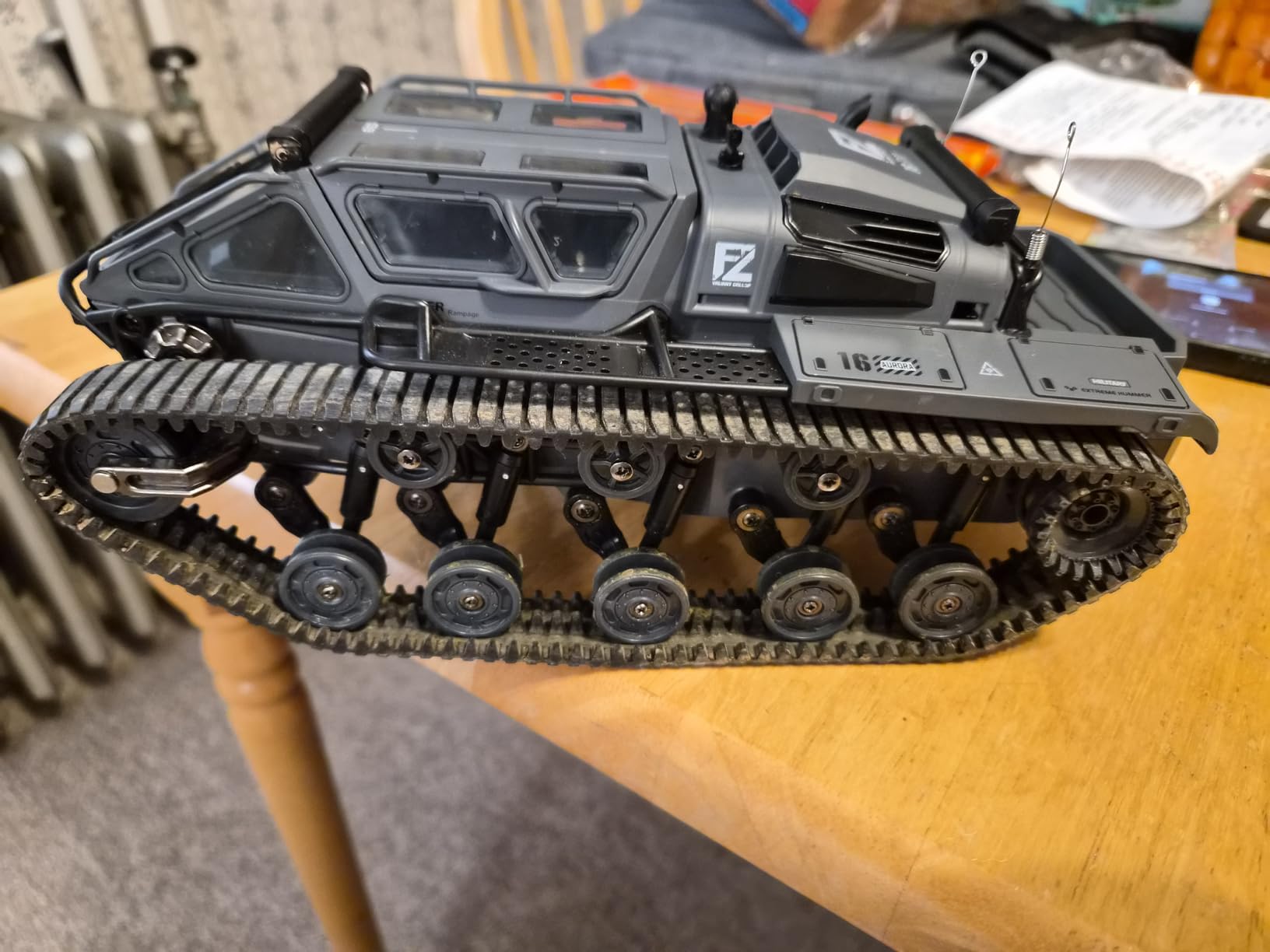 Mostop RC Tank Car, 1:16 Scale 2.4Ghz Remote Control Crawler High Speed Tank, Off-Road RC Tracked Vehicles 360° Rotating Drifting Car with 2 Batteries customer photo 1