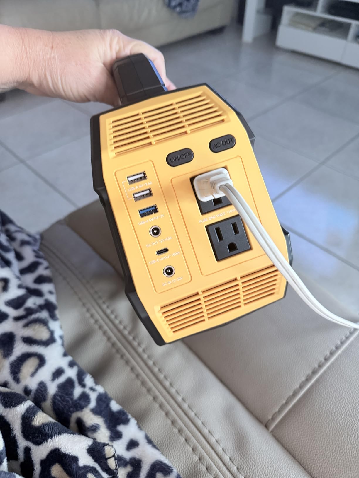 VTOMAN FlashSpeed 300 Portable Power Station, 300W 230Wh LiFePO4 Battery | 3000 Life Cycles, 600W peak, 100W PD USB-C, Fast Charge, 6 Outputs, Outdoor Camping, Home Backup, RV, Off-Grid customer photo 1