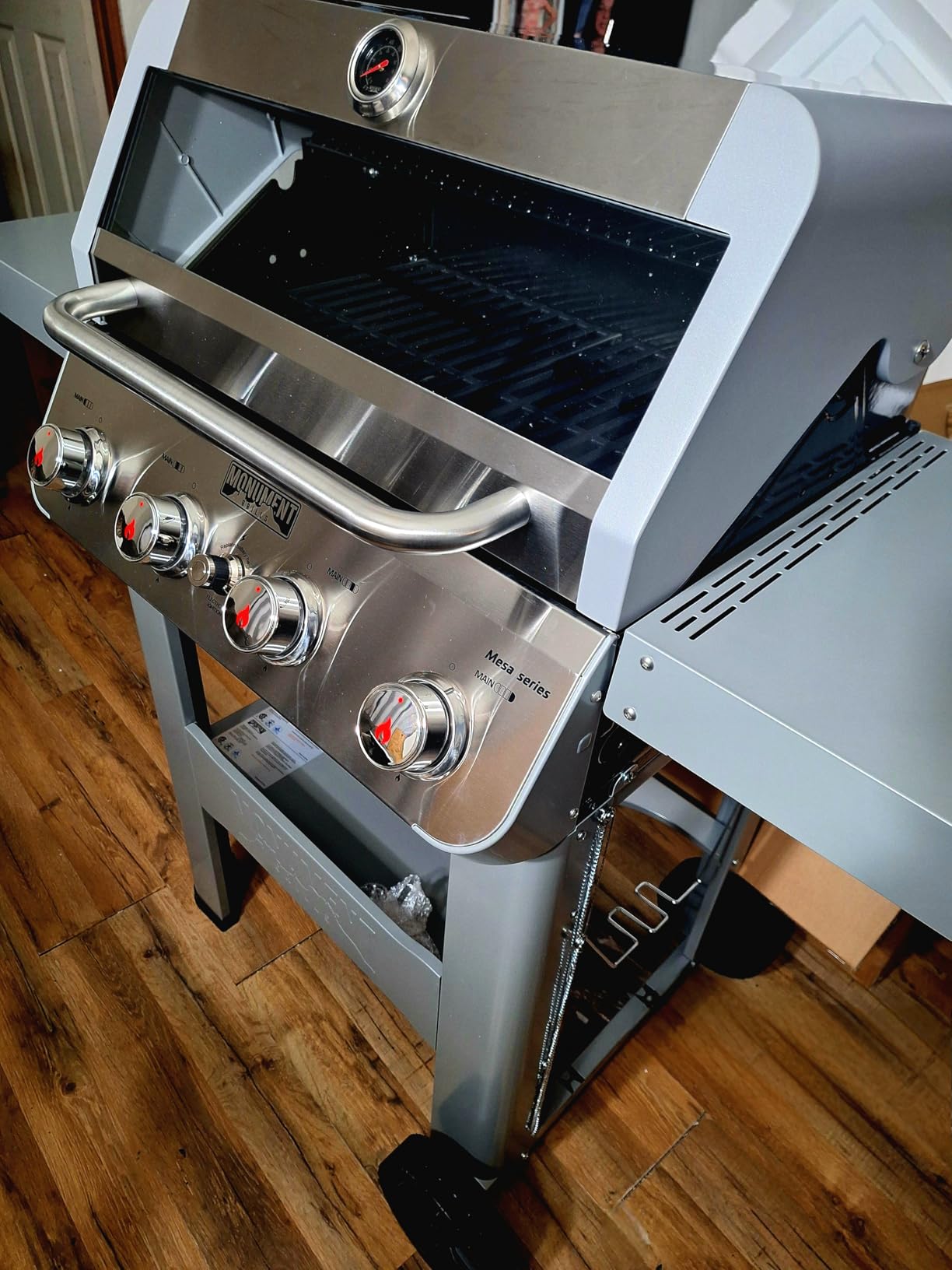 Monument Grills 4-Burner Liquid Propane Gas Grill, Silver Stainless Steel Grill Outdoor Patio Garden Barbecue Grill with Clearview Lid and One Foldable Shelf, Mesa400MF customer photo 1