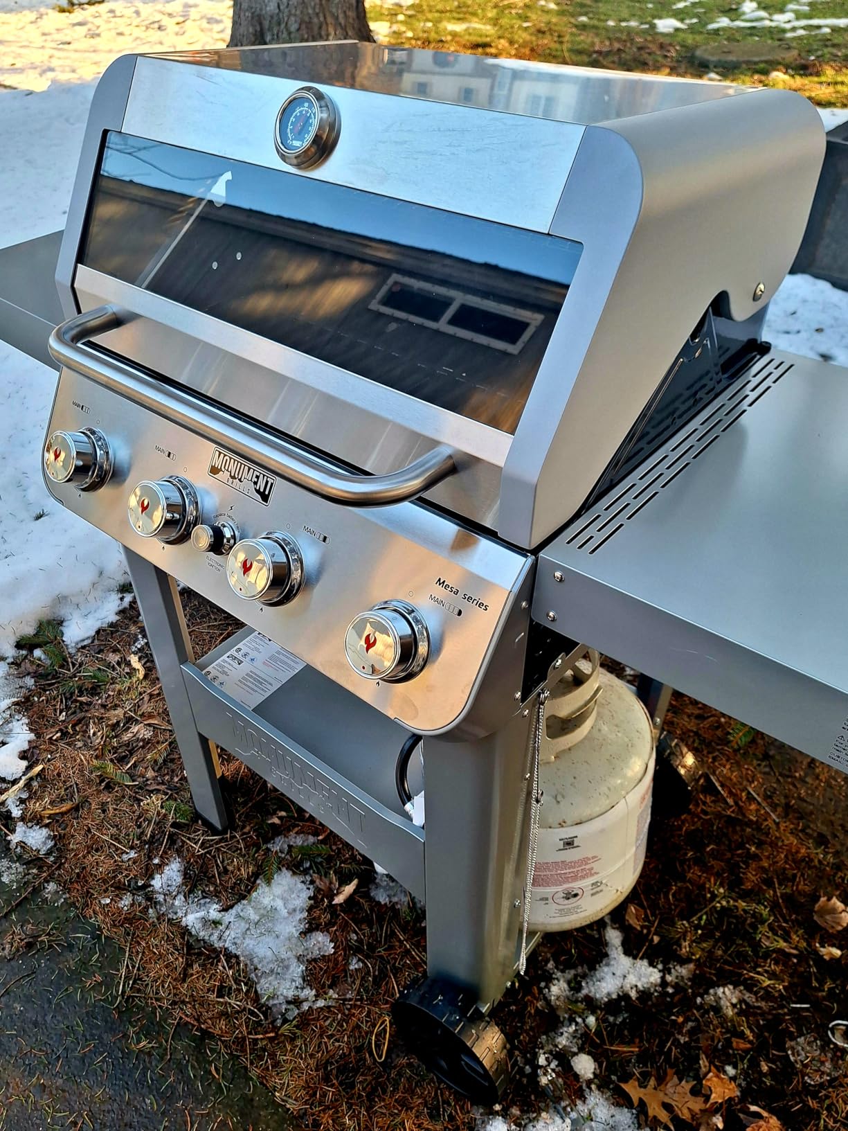 Monument Grills 4-Burner Liquid Propane Gas Grill, Silver Stainless Steel Grill Outdoor Patio Garden Barbecue Grill with Clearview Lid and One Foldable Shelf, Mesa400MF customer photo 2