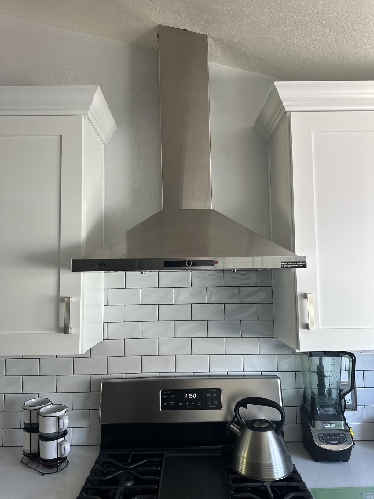 VIKIO HOME Wall Mount Range Hood 30 inch, 580 CFM, Ducted/Ductless Convertible, Stainless Steel Kitchen Vent Hood with 3-Speed Fan and LED Lights customer photo 2