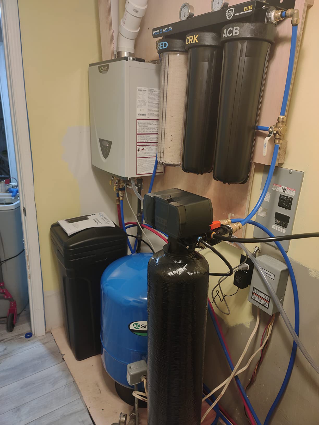 Aquasure Harmony Series 70,000 Grains Whole House Water Softener with Automatic Digital Metered Control Head | Fine Mesh Resin for Iron Removal, Reduces Hardness & Improves Water | for 4-6 bathrooms customer photo 1