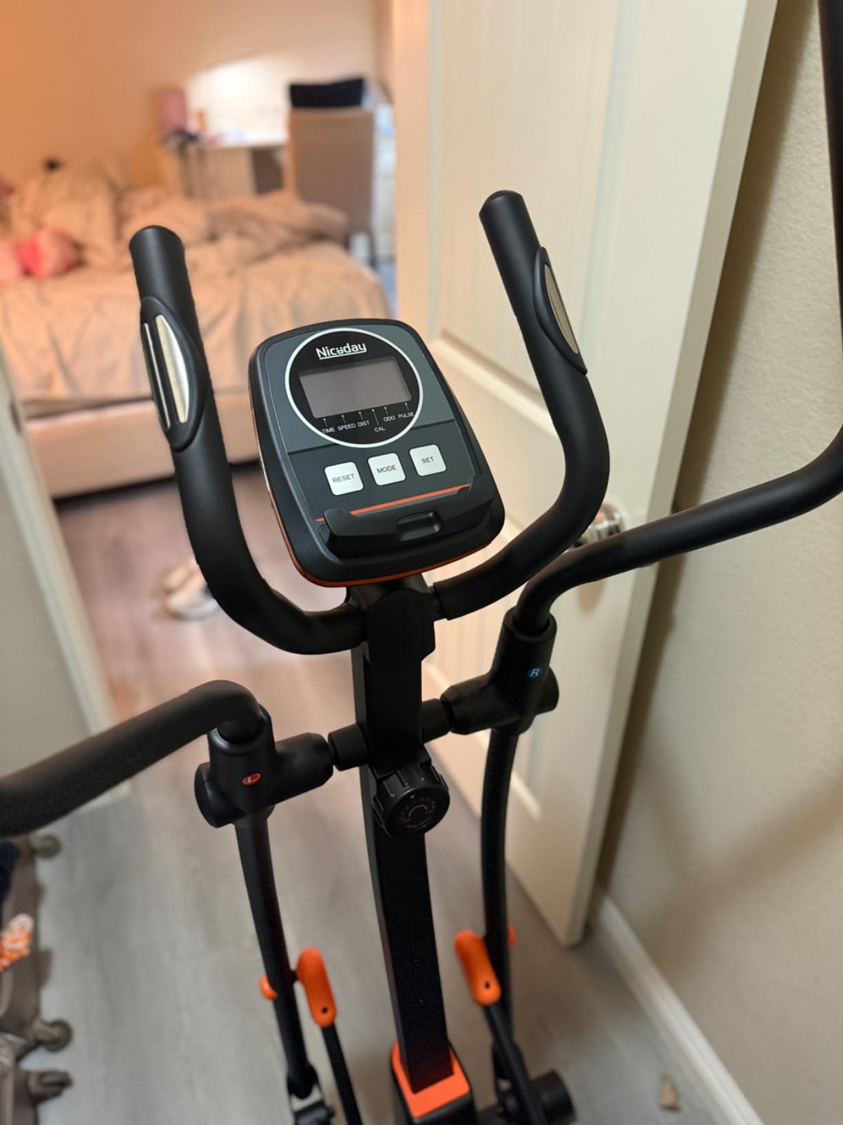 Elliptical Exercise Machine with 15.5/18/19IN Long Stride | Compact Elliptical Machine for Home Use, 16 Resistance Levels; 400LBS Stable Loading Capacity; Kinomap APP Support customer photo 1