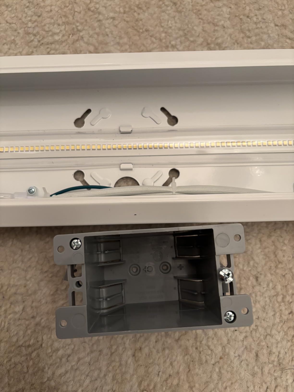 HYPERLITE 60W LED Wraparound Light 4 Feet, 6600lm Linkable 5000K LED Shop Lights Surface Mount, ETL Listed,Led Ceiling Office Wrap Light Fixture for Garage, Workshop, Fluorescent Replacement, 6P customer photo 2