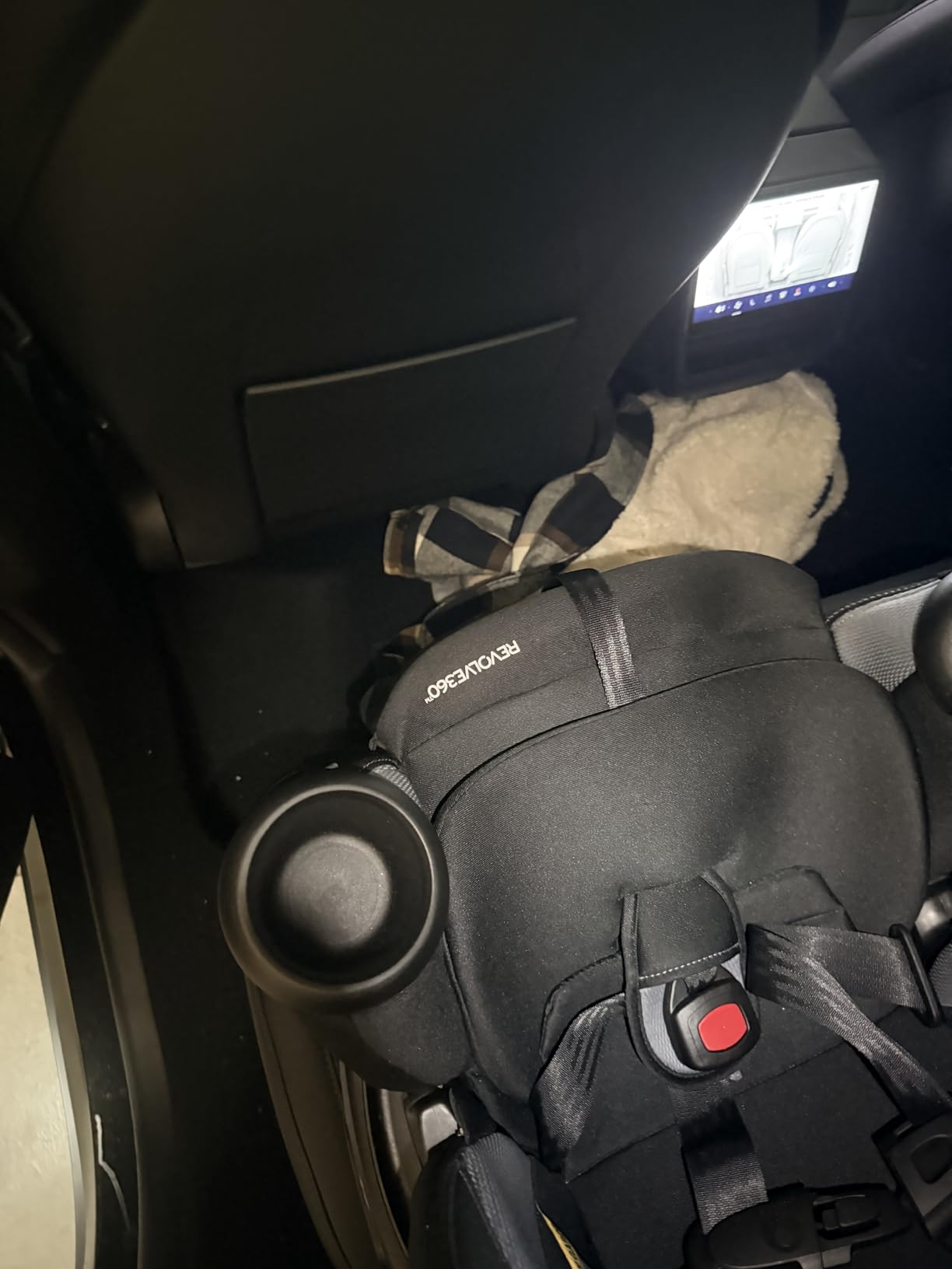 Evenflo Revolve360 Extend Convertible Car Seat with 360 Degree Rotation, Extended Rear-Facing, Forward-Facing, Booster Mode, and Secure Latch Install, Rockland Green customer photo 1