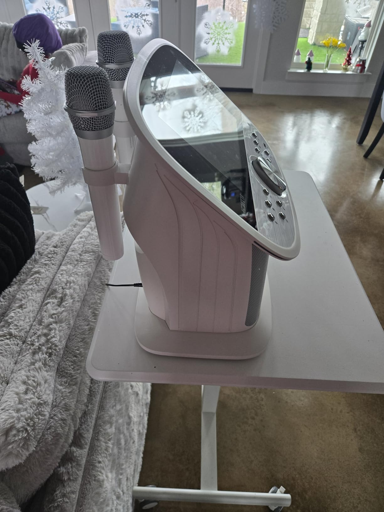 Singing Machine Karaoke Machine Screen, WiFi, Music Apps, 2 Microphones | Portable Karaoke Speaker for Adults & Kids, Ideal for House Parties, Compatible with YouTube & Spotify customer photo 1
