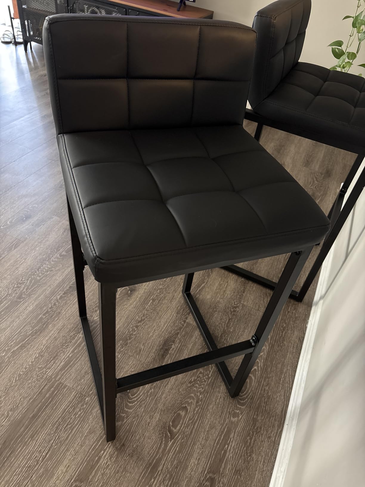 FIRAVOE Bar Height Stools Set of 4, PU Leather Barstools Modern Counter Stools with Back and Thickened Metal Legs, Bar Chairs for Kitchen Island, Caramel Brown, 26 Inch Counter Stools customer photo 2
