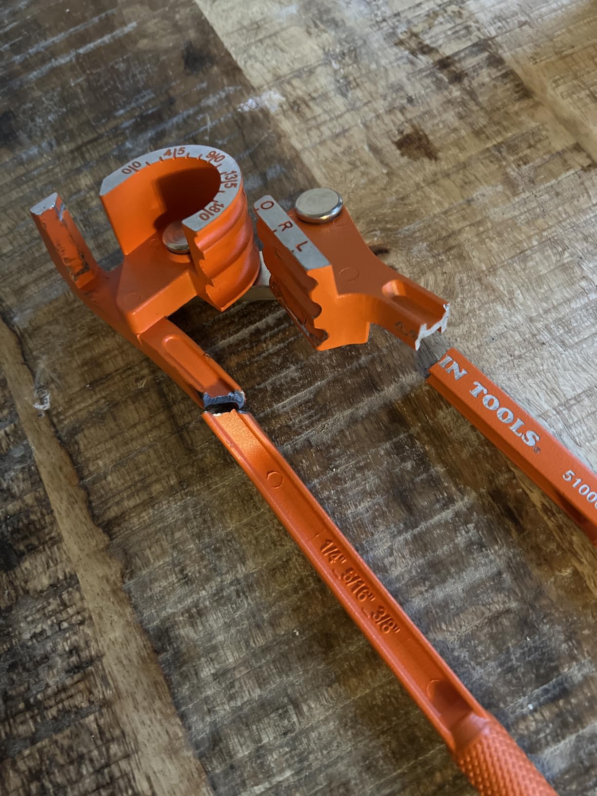 Klein Tools 51006 3-in-1 Tube Bender, 1/4, 5/16, and 3/8-Inch O.D. Tubing customer photo 1