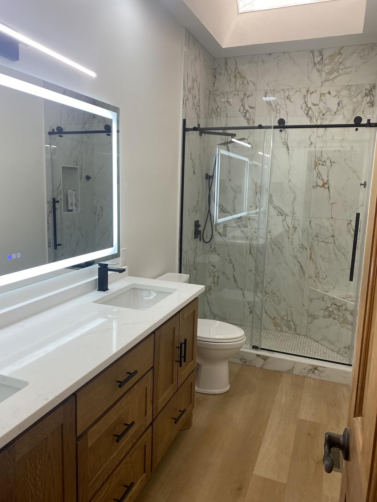 Joossnwell Vanity Light for Bathroom Lighting Fixtures Over Mirror 23.62 Inch Dimmable 5CCT Modern Vanity Lights Black Bathroom Light Bar Bath Wall Sconce ETL Certificated customer photo 1