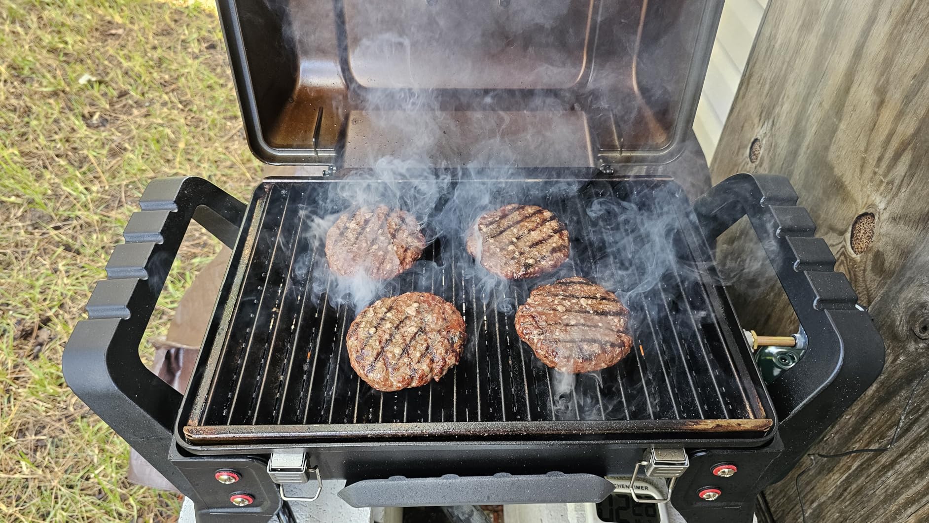 Charbroil Grill2Go X200 Portable Gas Grill, Dark Grey - 25409200 customer photo 1