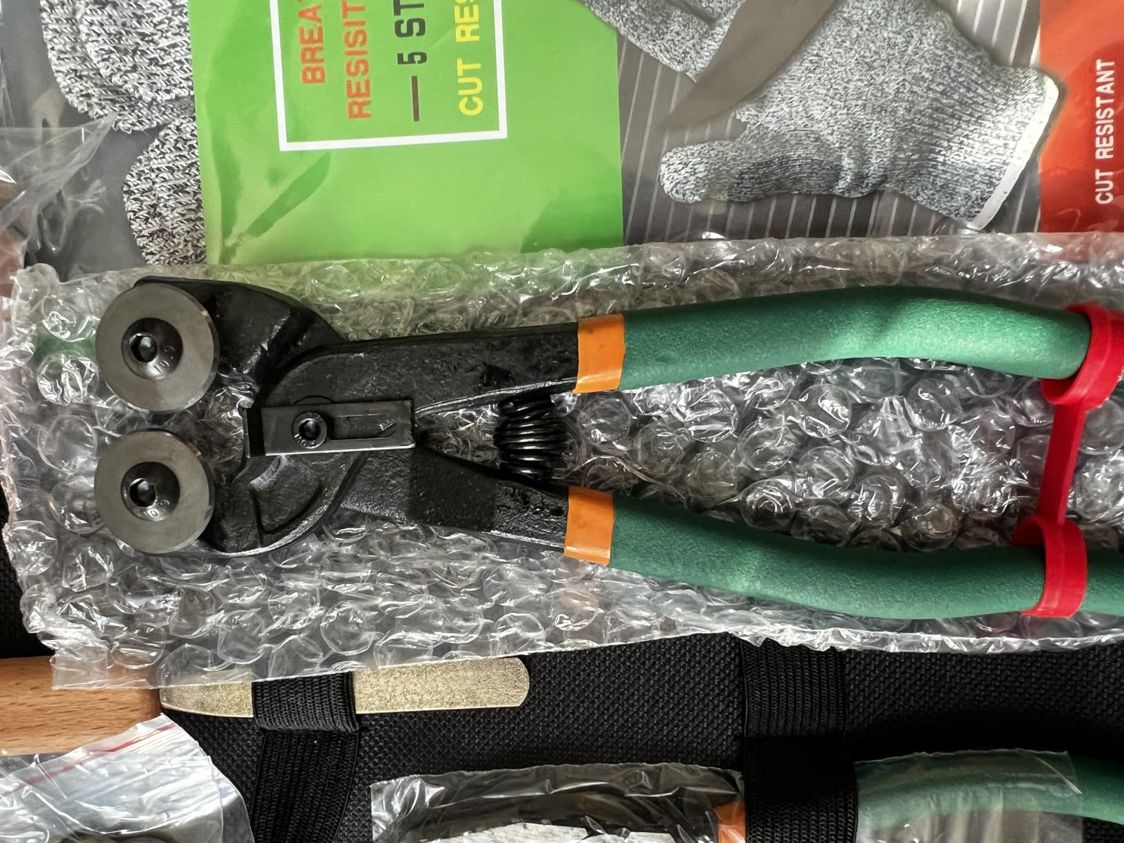 27 Stained Glass Kit, Glass Cutting Tool, for Stained Glass, Mosaics, Breaking | Anti-slip. Includes: Replacement Blade, Rubber head, Bone Knife, Gloves, Tungsten Carbide Tip Scriber, Diamond file, Copper Tape customer photo 1