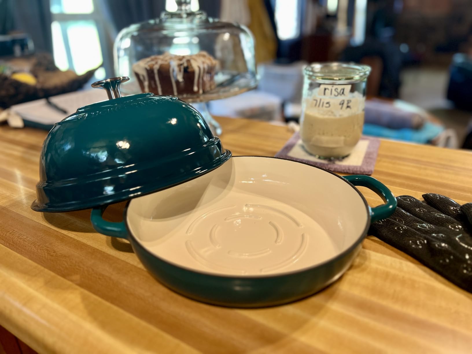 EDGING CASTING Enameled Cast Iron Dutch Oven Pot with Lid, Round Bread Oven for Homemade Sourdough Bread Baking, 6 Quart, Seasalt customer photo 2