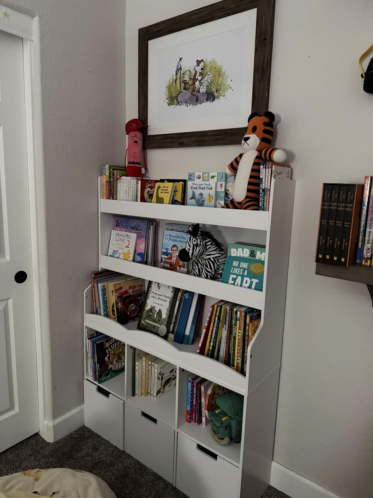 HITHOS Toy Storage Organizer w/Bookshelf & Stuffed Animal Organizer, White | Large Toy Organizer with 3 Movable Storage Bins, 39.2