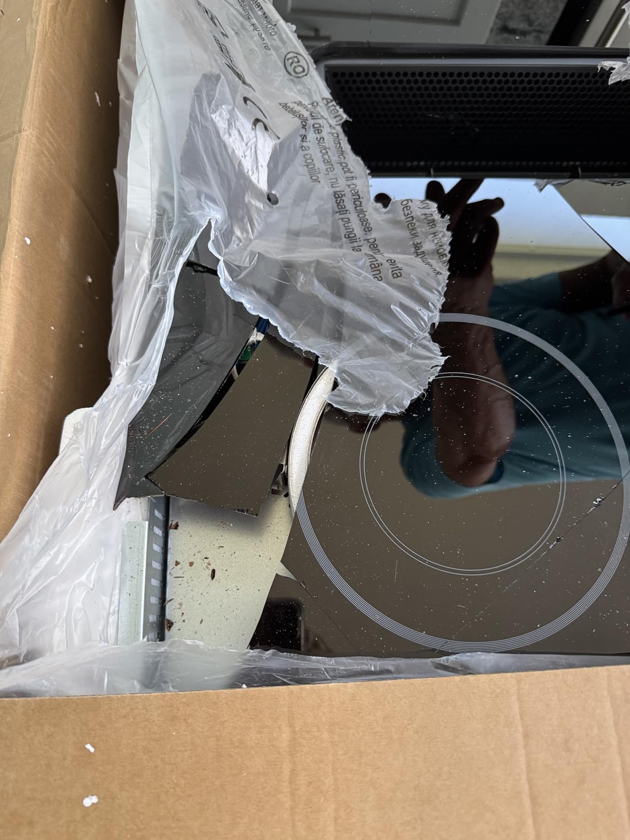 GASLAND 31.5 Inch Electric Cooktop with Downdraft Vent, 3-Speed 330 CFM Ventilation, 4 Burner Ceramic Glass Radiant Cooktop, Sync Bridge Element, Child Lock & Hot Surface Indicator, 220V customer photo 1
