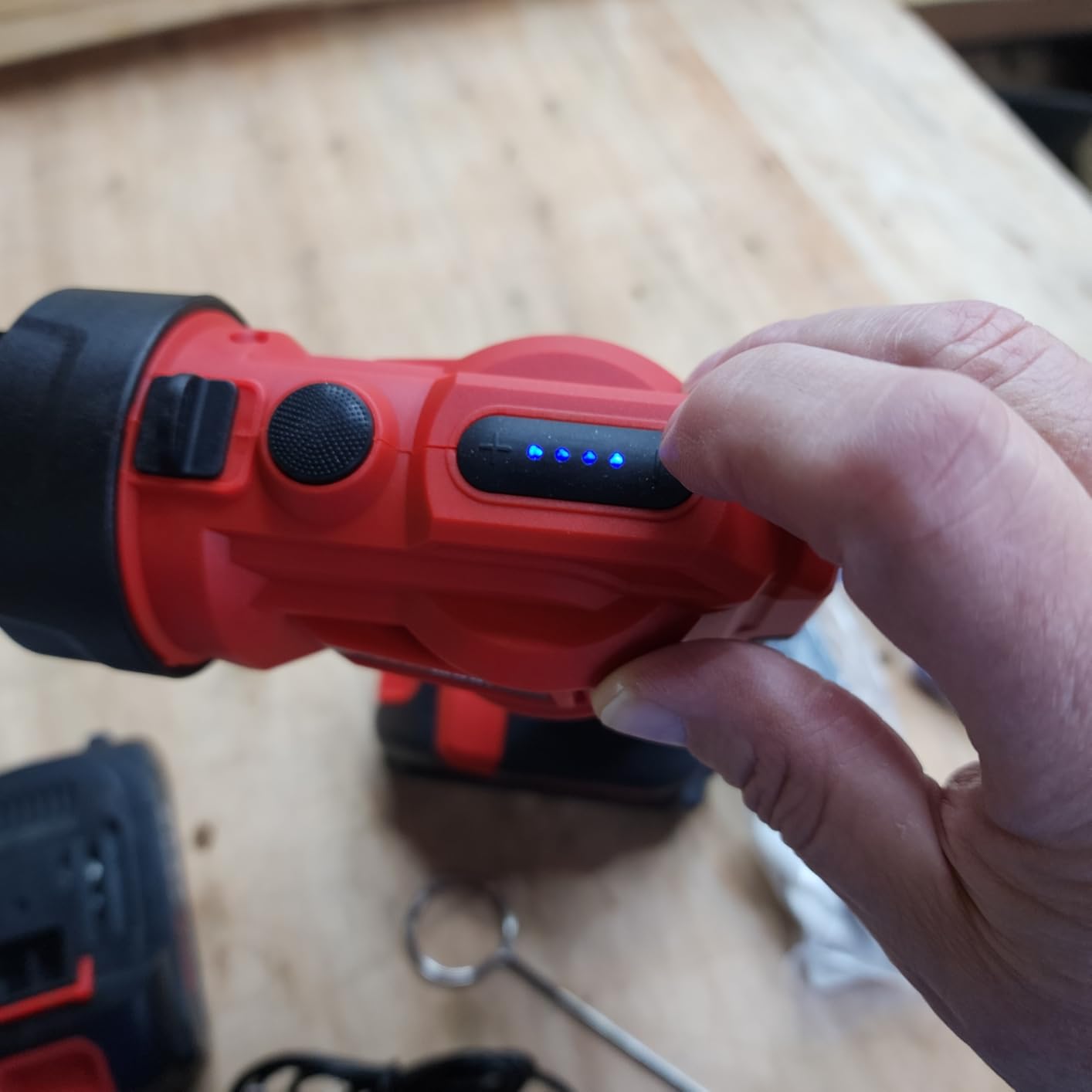 PROMAKER Cordless Caulking Gun, 21V Caulk gun w/ 2 Batteries, LED Light, Adjustable Speed, 3 Nozzle Adapters, 5 Knife Heads, 10 Oz Capacity, 550Lb Pushing Force, Caulk Tool Trowel & Scraper customer photo 2
