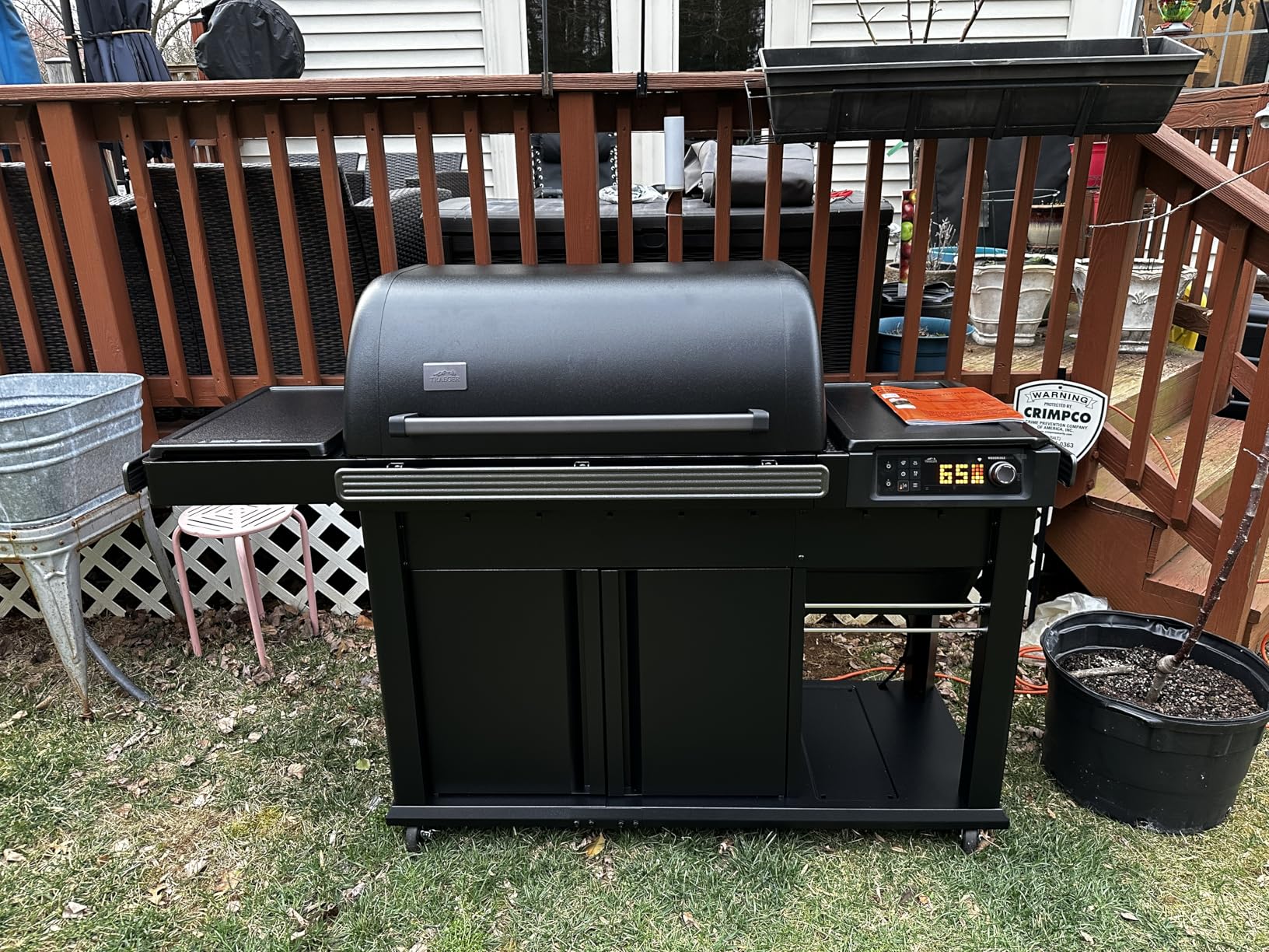 Traeger Woodridge Elite Electric Wood Pellet Grill and Smoker, 970 Sq. in., Side Sear Station, WiFIRE Technology, Super Smoke Mode, Outdoor Pellet Smoker Grill with Insulated Body, Black, TFC97XLH customer photo 1