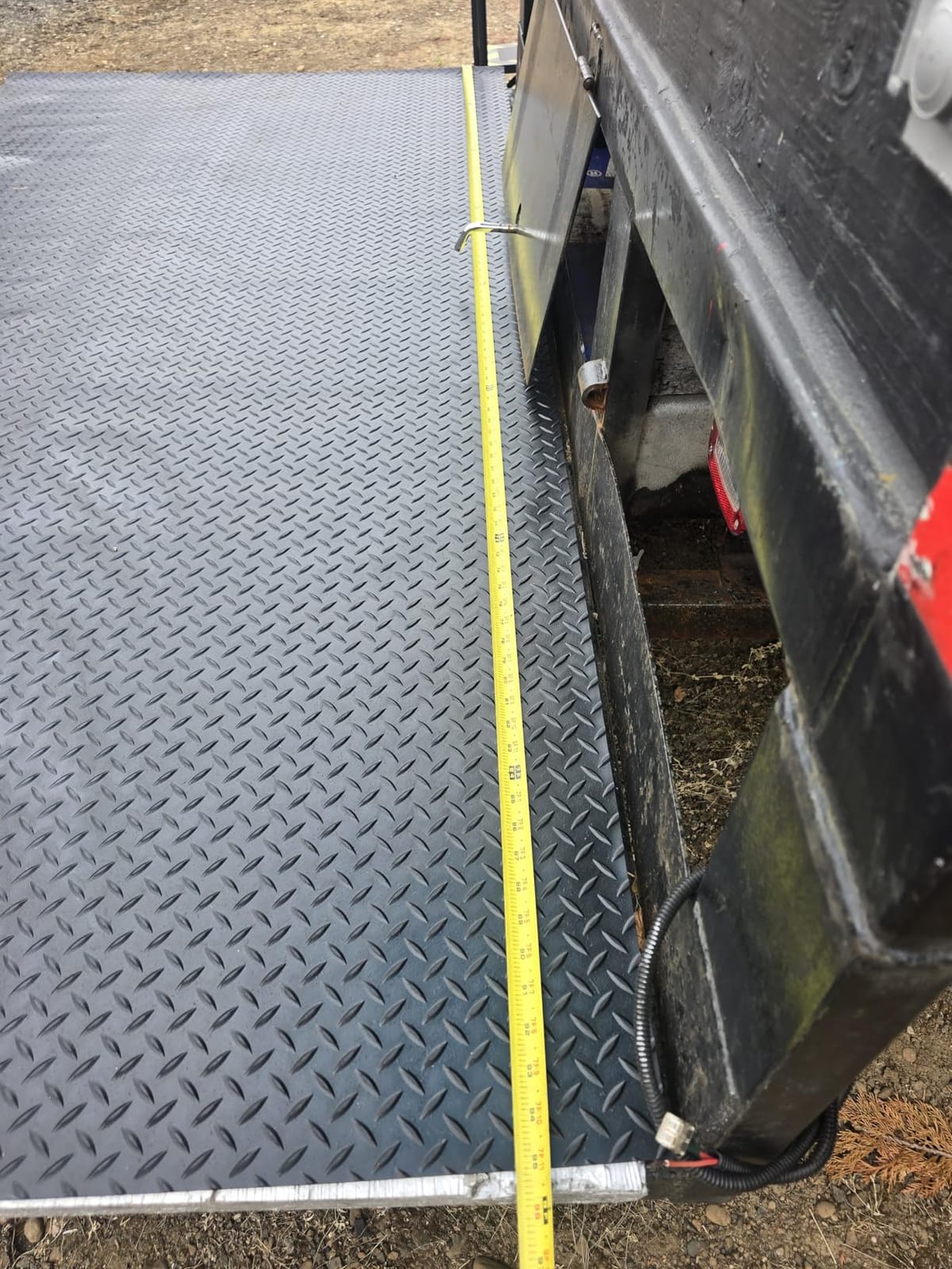 VEVOR Rubber Flooring Roll, 4 x 15 ft SBR Diamond-Plate Rubber Mat, 3mm Thickened, Easy to Clean, Customizable Size, Non-Slip Floor Protector Mat for Under Cars, Garage, Warehouse, Industry Gym, Black customer photo 1