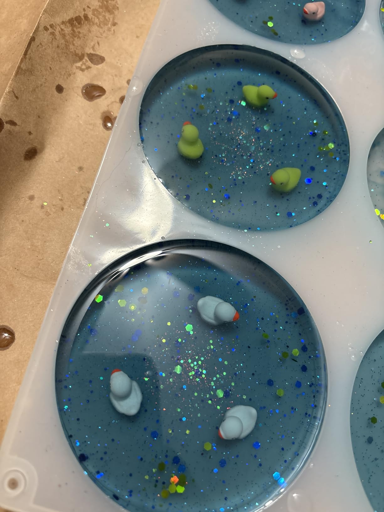 SigWong Epoxy Resin Color Pigment - 24 Colors Liquid Epoxy Dye Set with 6 Glitters, Highly Concentrated, Non-Toxic Resin Pigment for Art, Jewelry Making & Crafts - Each 6ml/0.25 oz customer photo 2