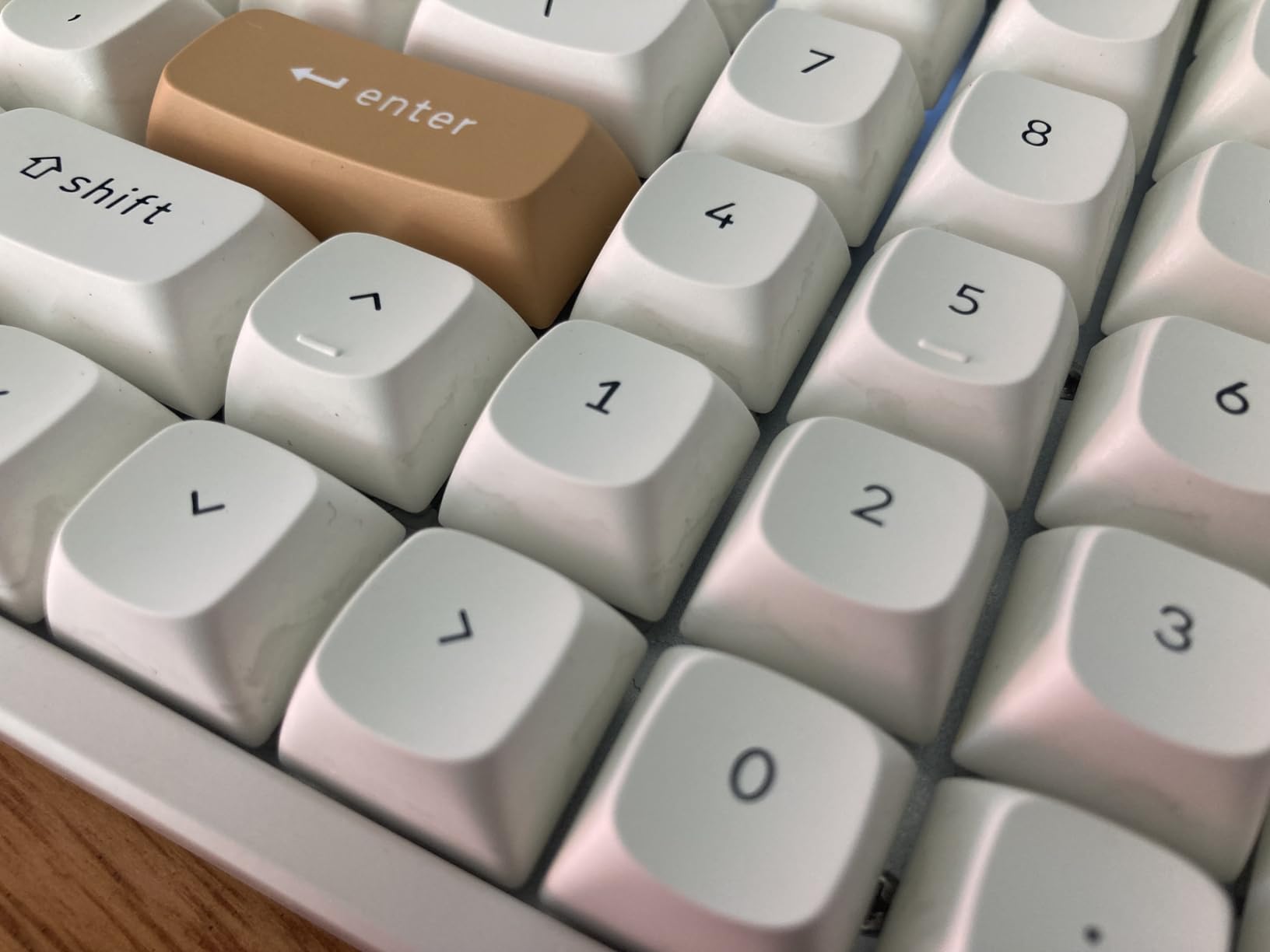 Keychron K4 HE 96% Wireless Hall Effect Keyboard with Number Pad, Rapid Trigger Magnetic Switches, QMK Launcher, 2.4GHz/Bluetooth/Wired, Mac & Windows, Wood Accent Frame, White (Non-Shine-Through) customer photo 2