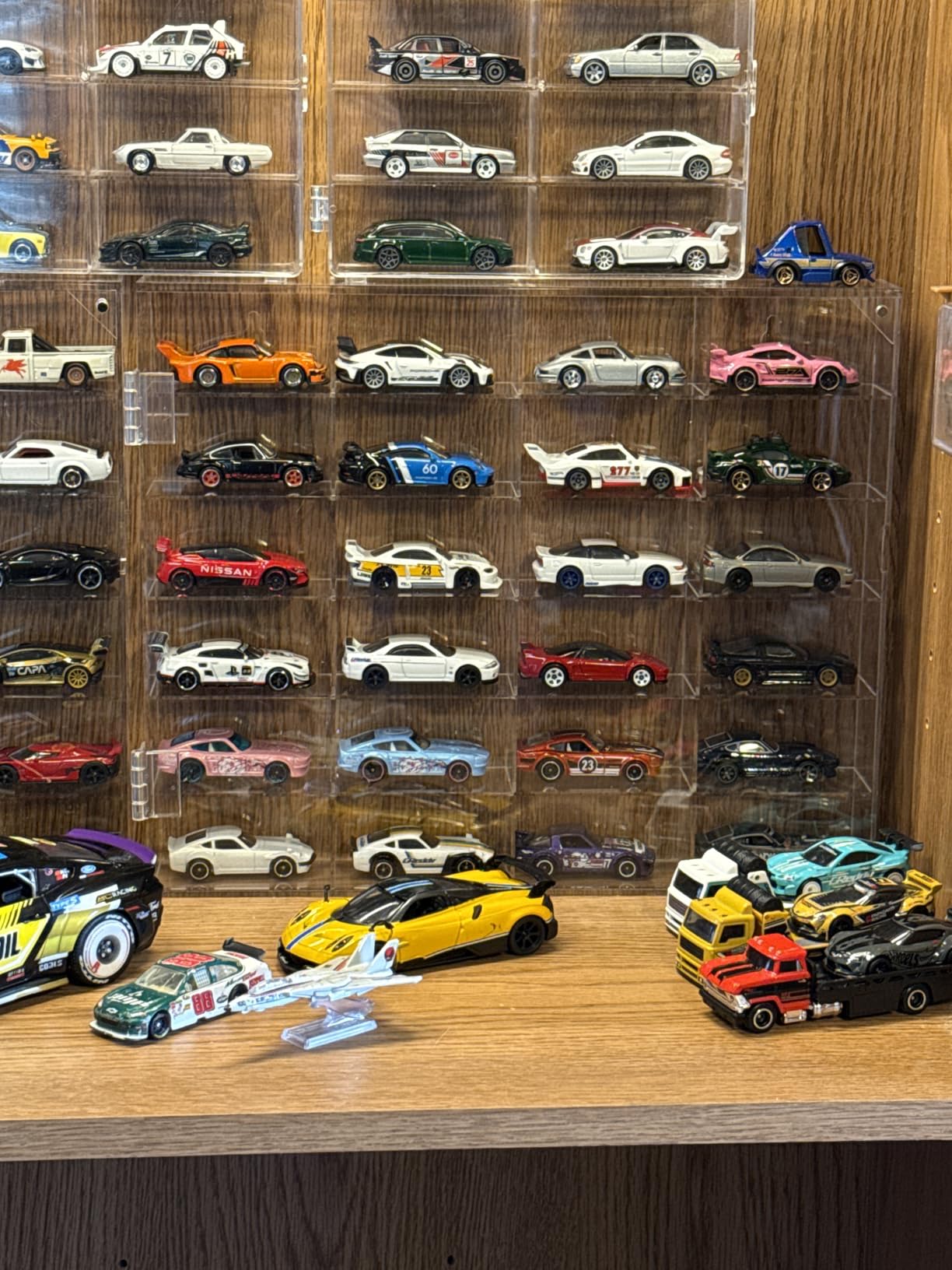JUESHA Acrylic Display Case for Hot Wheels Storage 1/64 Scale, 6 Levels 24 Slots Toy Cars Showcase Wall Mount or Desktop, Clear Display Organizer for Diecast Matchbox Model Car Tabletop customer photo 1