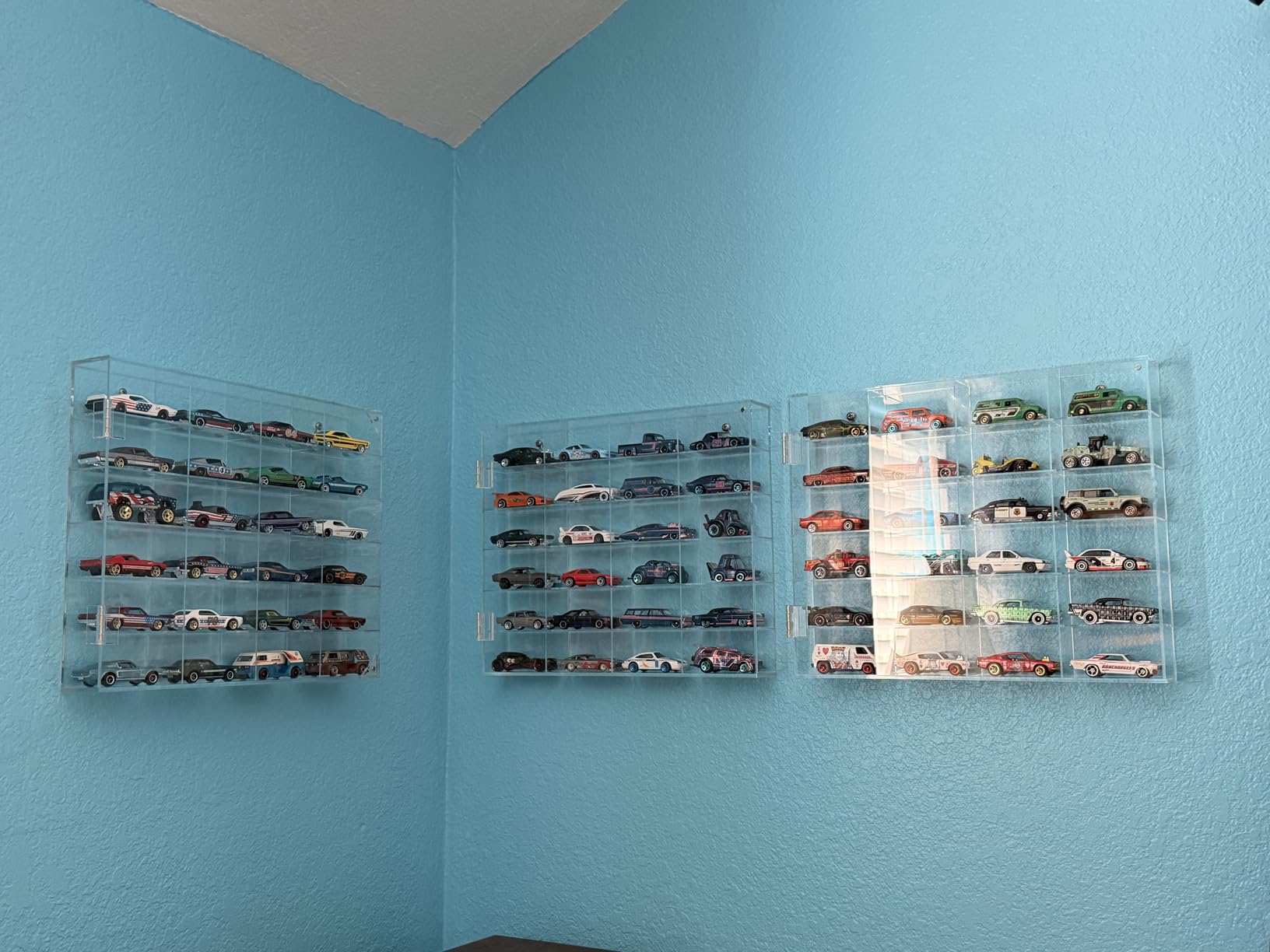 JUESHA Acrylic Display Case for Hot Wheels Storage 1/64 Scale, 6 Levels 24 Slots Toy Cars Showcase Wall Mount or Desktop, Clear Display Organizer for Diecast Matchbox Model Car Tabletop customer photo 2