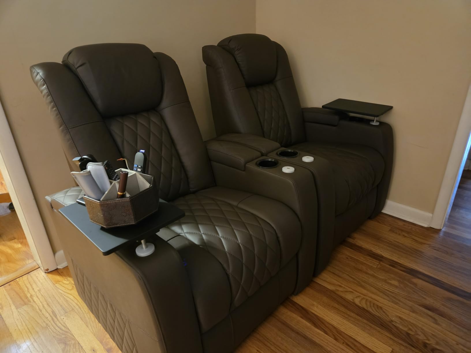 comfiroom Top Grain Leather Home Theater Seating, Classic Series Game Seats Movie Recliner Theater Chairs Recliner Sofa with Type-C Charger Bedroom Sofa Chair for Living Room (Blue, Row of 1) customer photo 2