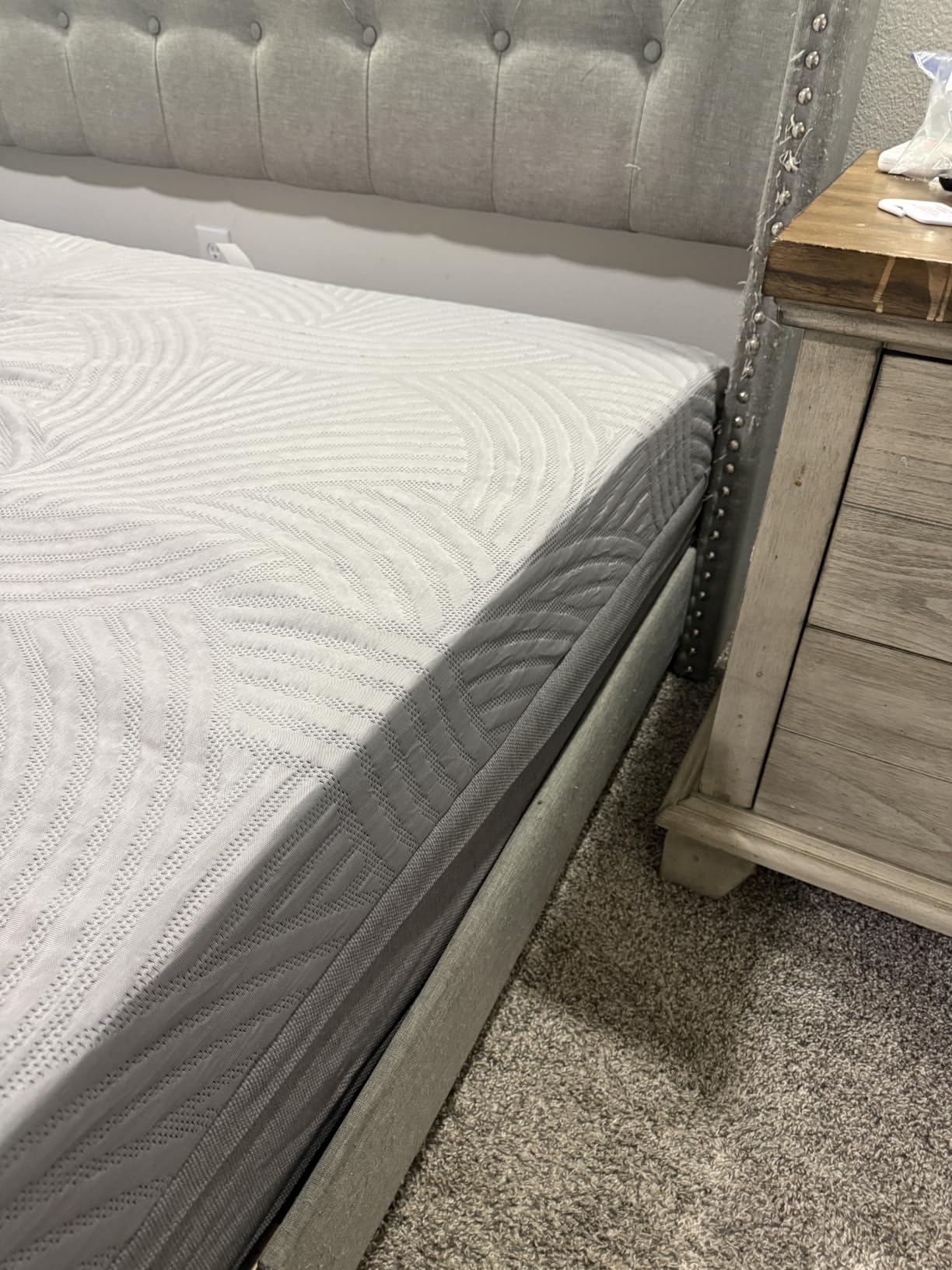 Sweetnight CoolNest 14 Inch King Size Mattress, Cooling King Memory Foam Mattress for Cool Night Sleep, 5-Zone Ergo Support for Pressure Relief, Medium, CertiPUR-US Certified customer photo 1