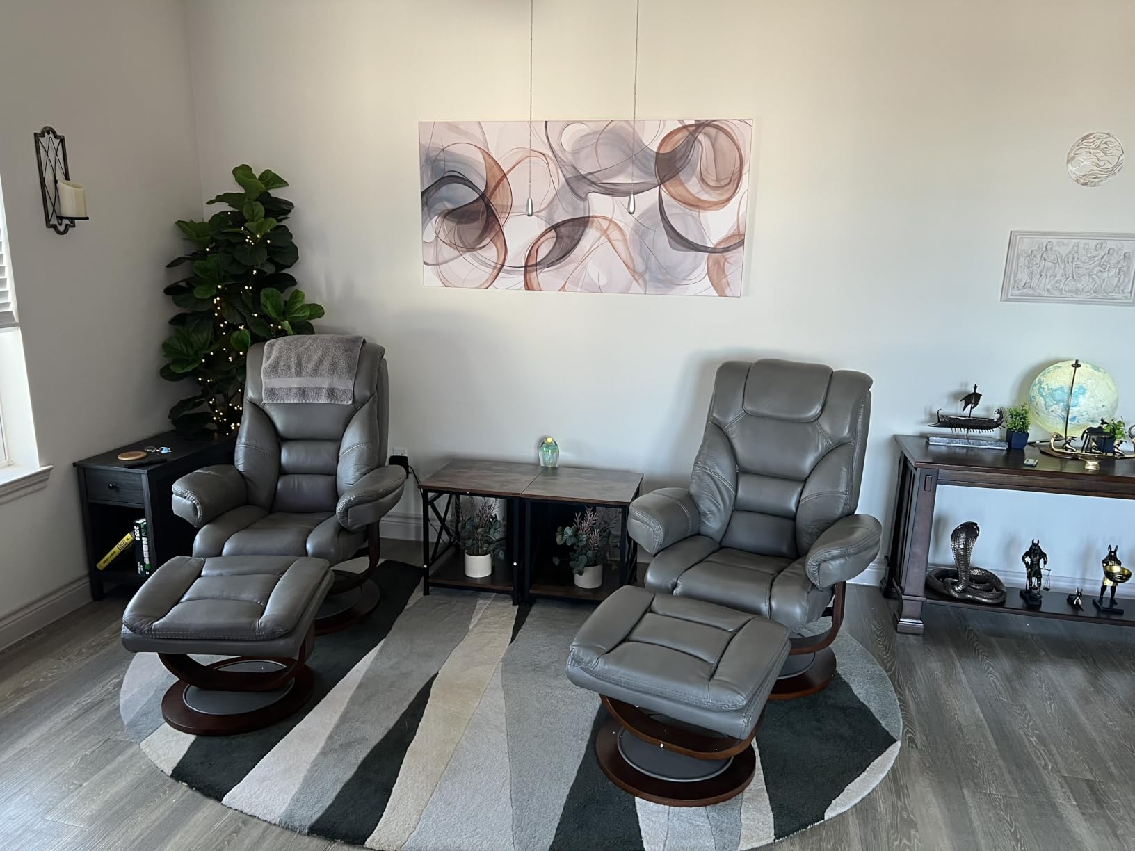 Pemberly Row Stressless Recliner with Ottoman in Brown Leather, Manual Swivel Recliner Chair for Living Room Comfort customer photo 1