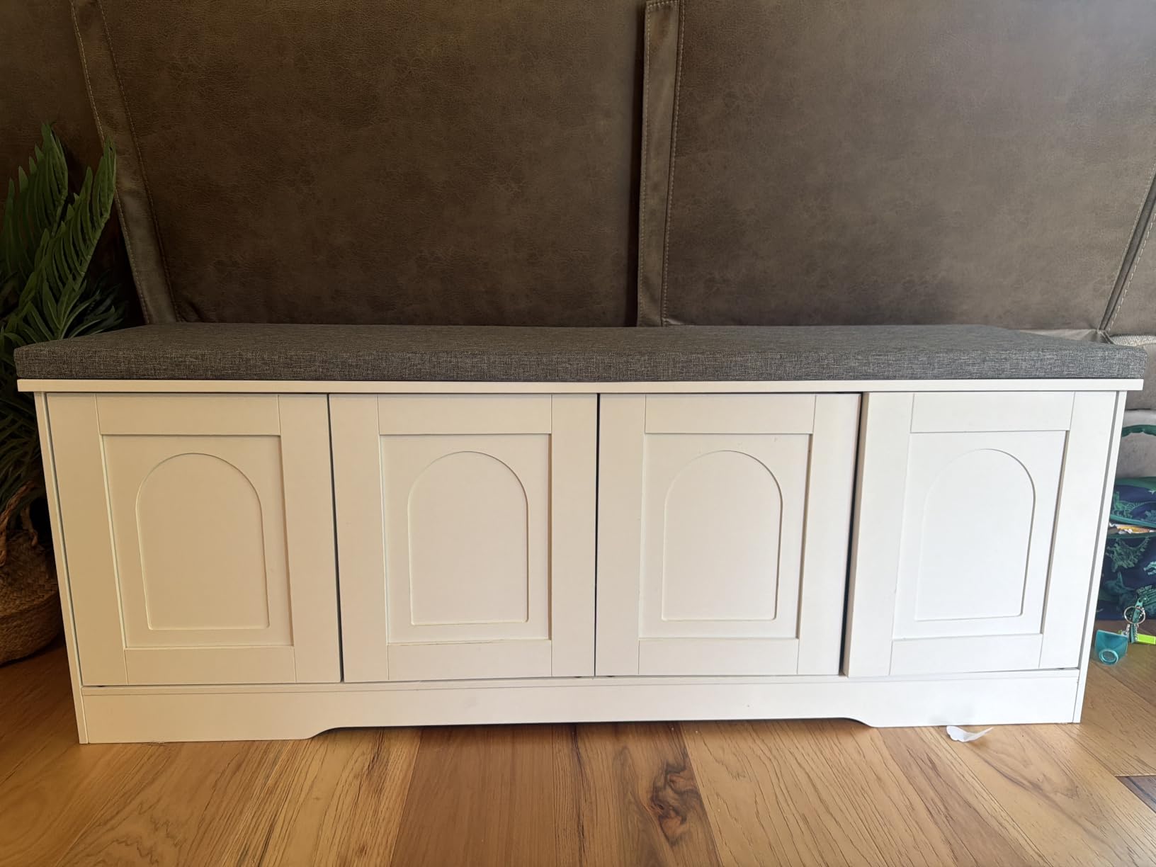 DINZI LVJ Shoe Storage Bench with Cushion, Door, White 47.2