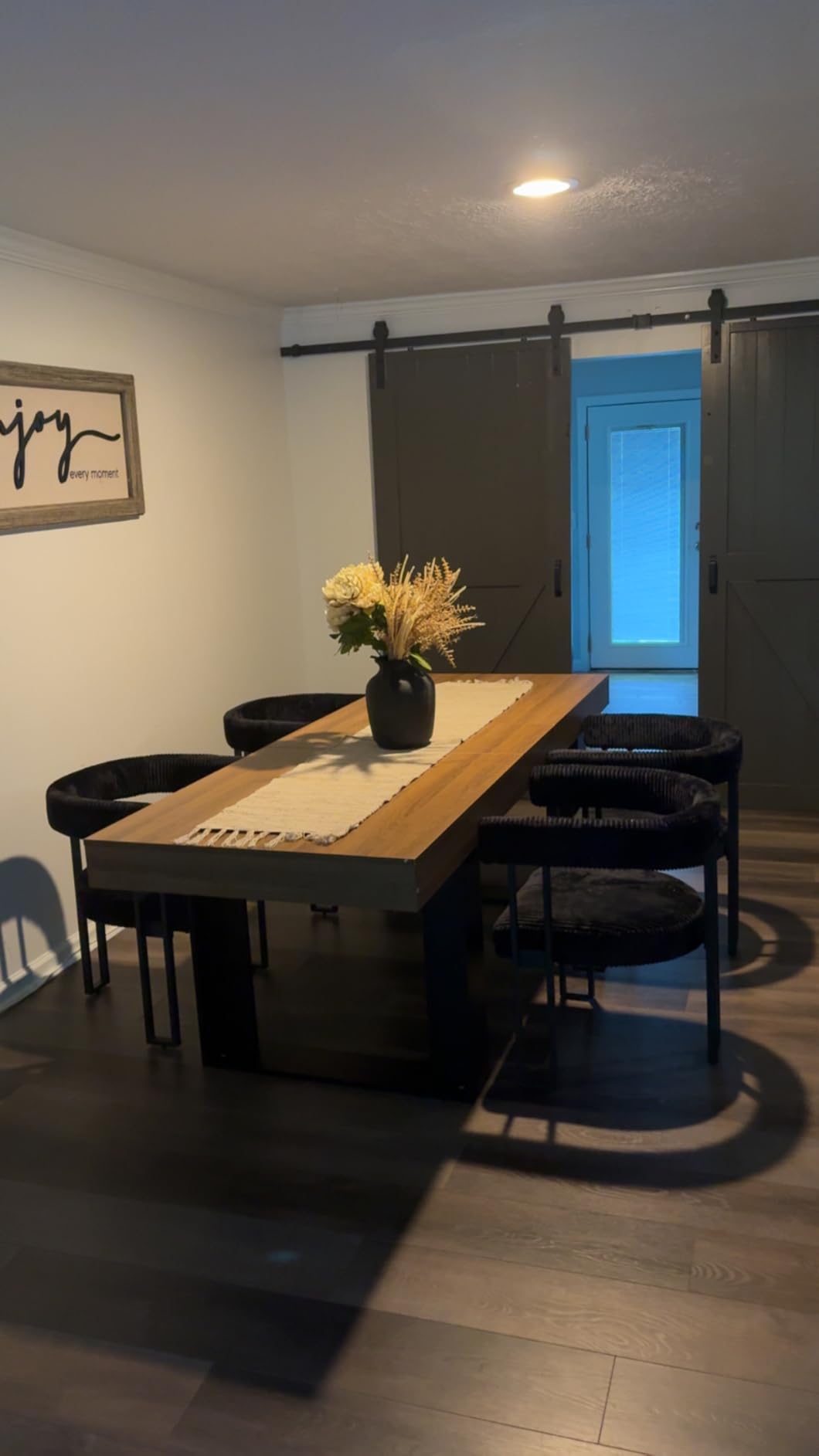 71-87 Inch Extendable Dining Room Table, Rustic Wooden Kitchen Table 6-10 | STHOUYN Expandable Dining Table, Farmhouse Rustic Style, Rectangular Wooden Top, Seats 6-10, Brown Kitchen or Dining Room customer photo 1