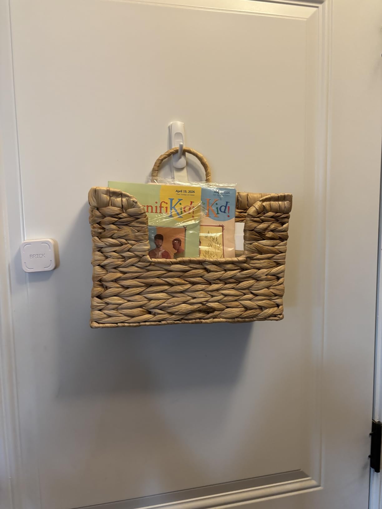 Magazine Holder Wall Basket Water Hyacinth Woven Mail Organizer, Wicker Wall Hanging Baskets for Magazines, Letters & Storage Decorative Mail Holder, Magazine Rack, Hanging Basket 11.8x4.3x7.9 Inch customer photo 2