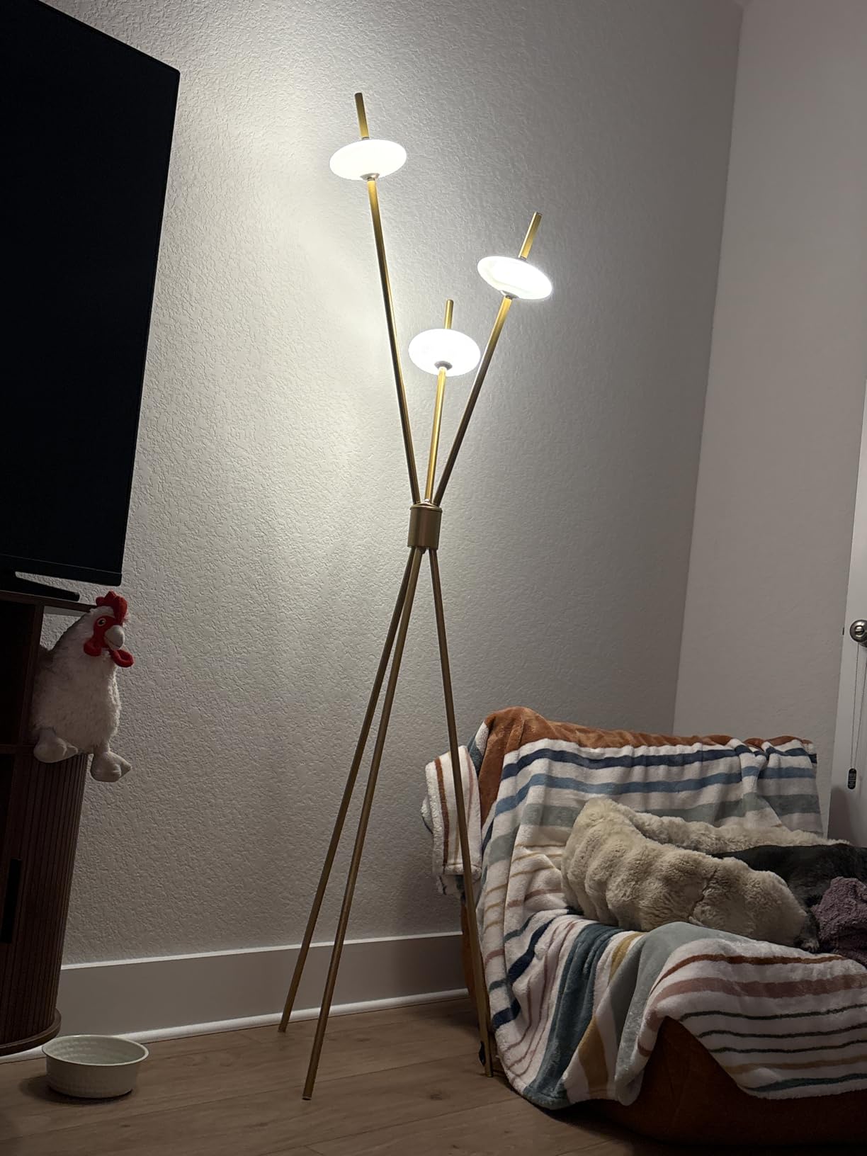 Lightdot LED Tripod Floor Lamps for Living Room, Stepless Dimmable Modern Standing Tall Lamp with 360 Degree LED LampHead, Mid Century Industrial Floor Lamp for Bedroom/Sofa Beside/Corner Decor - Gold customer photo 2