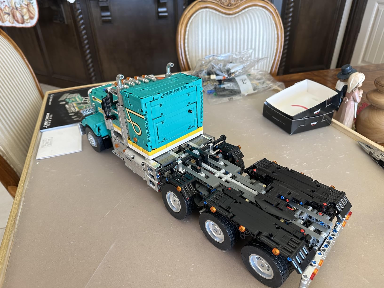 Mould King RC Semi Truck Building Set, 2064 Pcs Tractor Model with Motor | American Truck Toy, Realistic Tractor Model with Motor, Heavy Equipment Transporter, 2064 Pieces customer photo 2