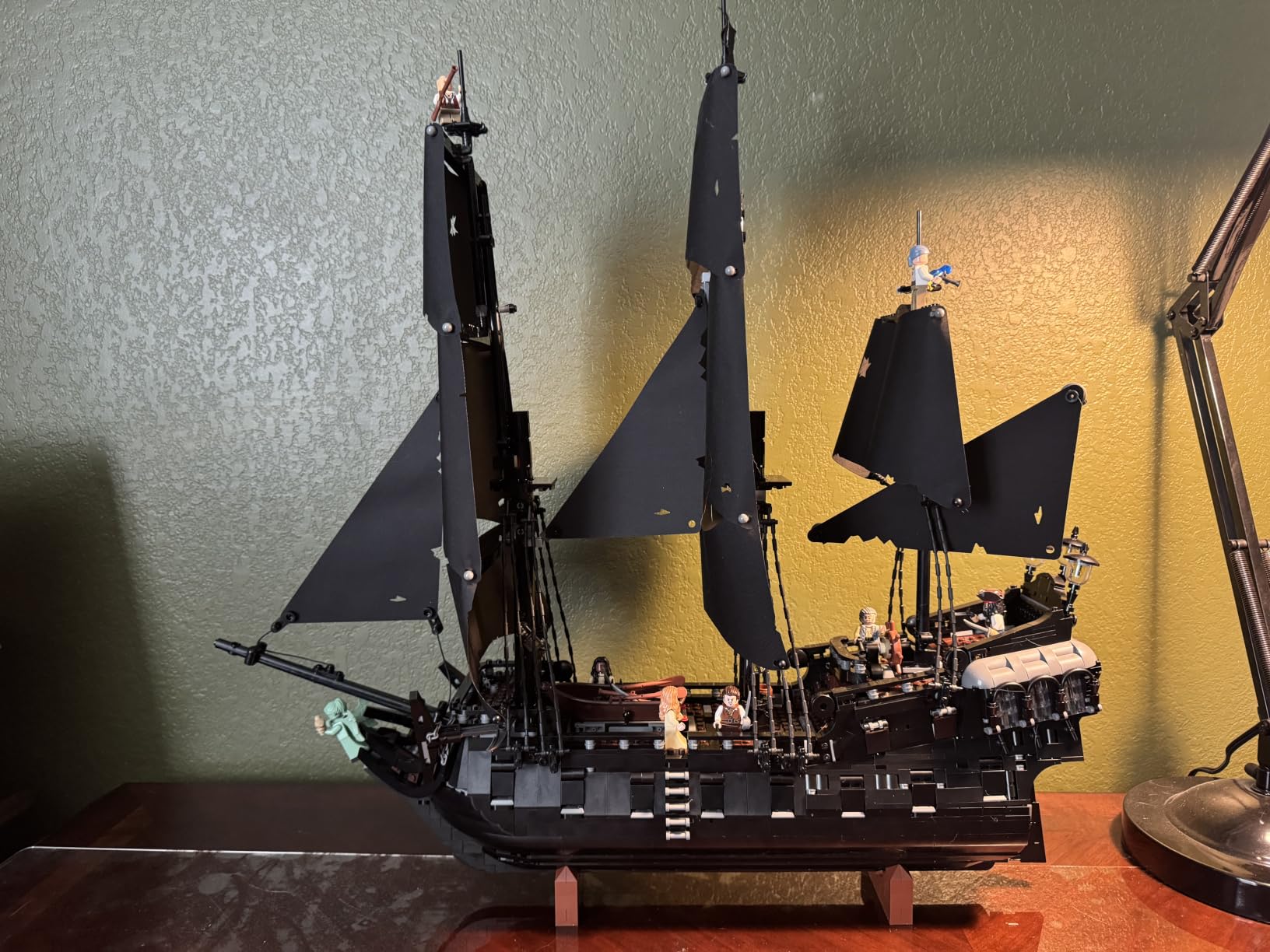 LEGO Icons Captain Jack Sparrow's Pirate Ship Building Set for Adults, Ages 18+ - Room Decor for Office, Bedroom or Shelf - Collectible Black Pearl Ship for Pirates of The Caribbean Fans - 10365 customer photo 1