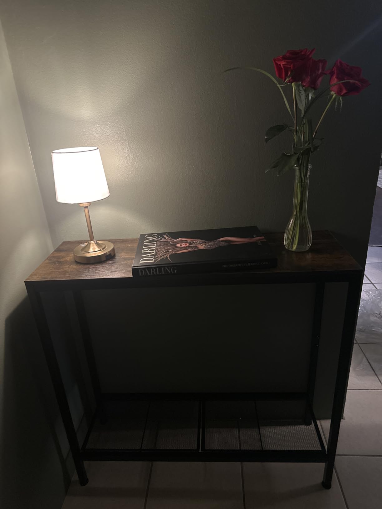 Simple Trending Console Table, 32