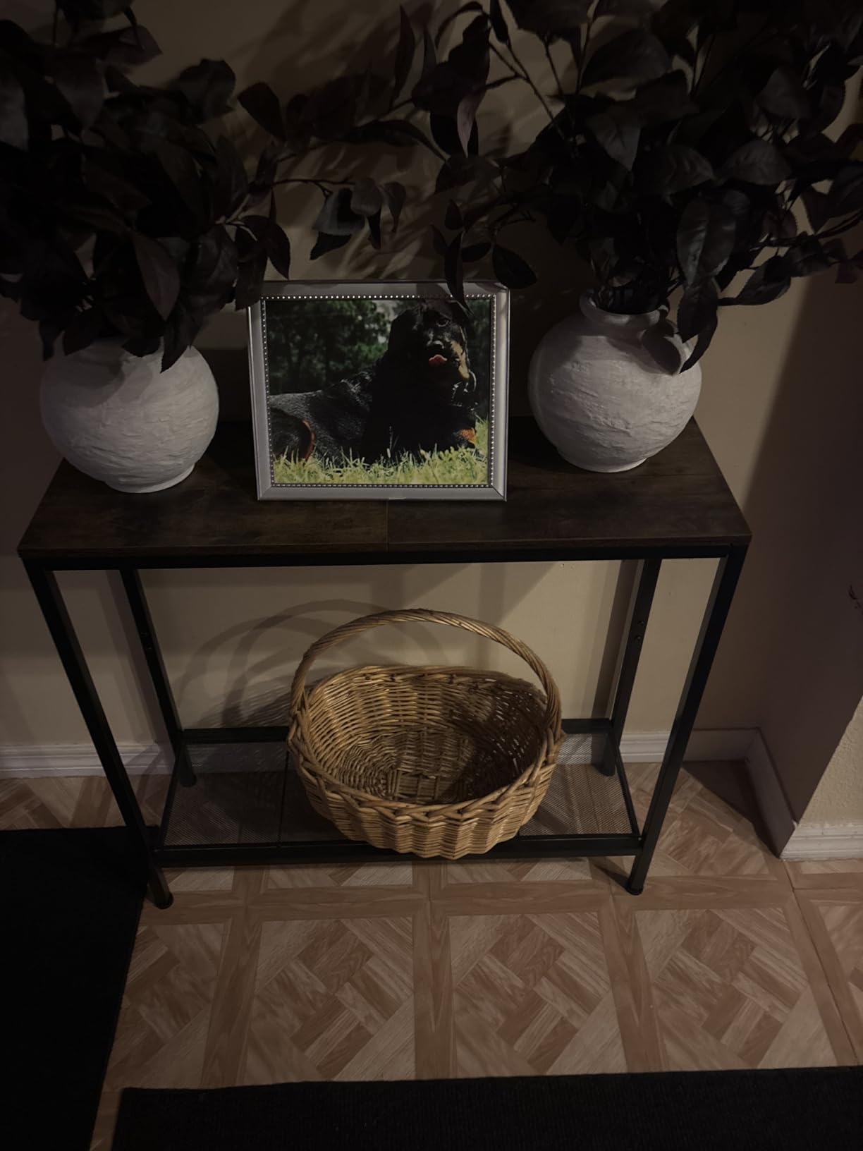 Simple Trending Console Table, 32