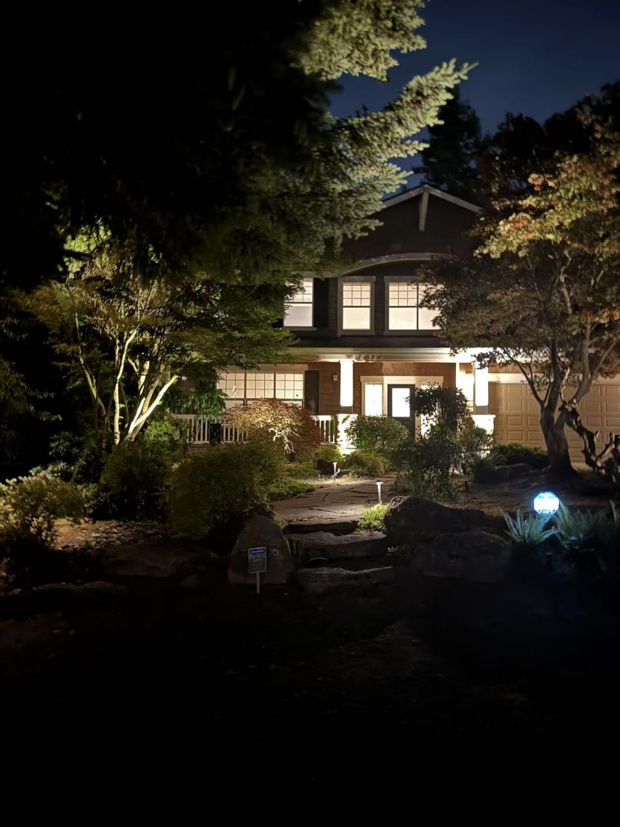 COLOER All-in-One Low Voltage Landscape Lighting Kit, 8 Pack 5W Die-cast Aluminum Landscape Lights with Transformer and Connectors, IP65 Waterproof Outdoor Spot Lights for Pathway Yard Garde customer photo 1