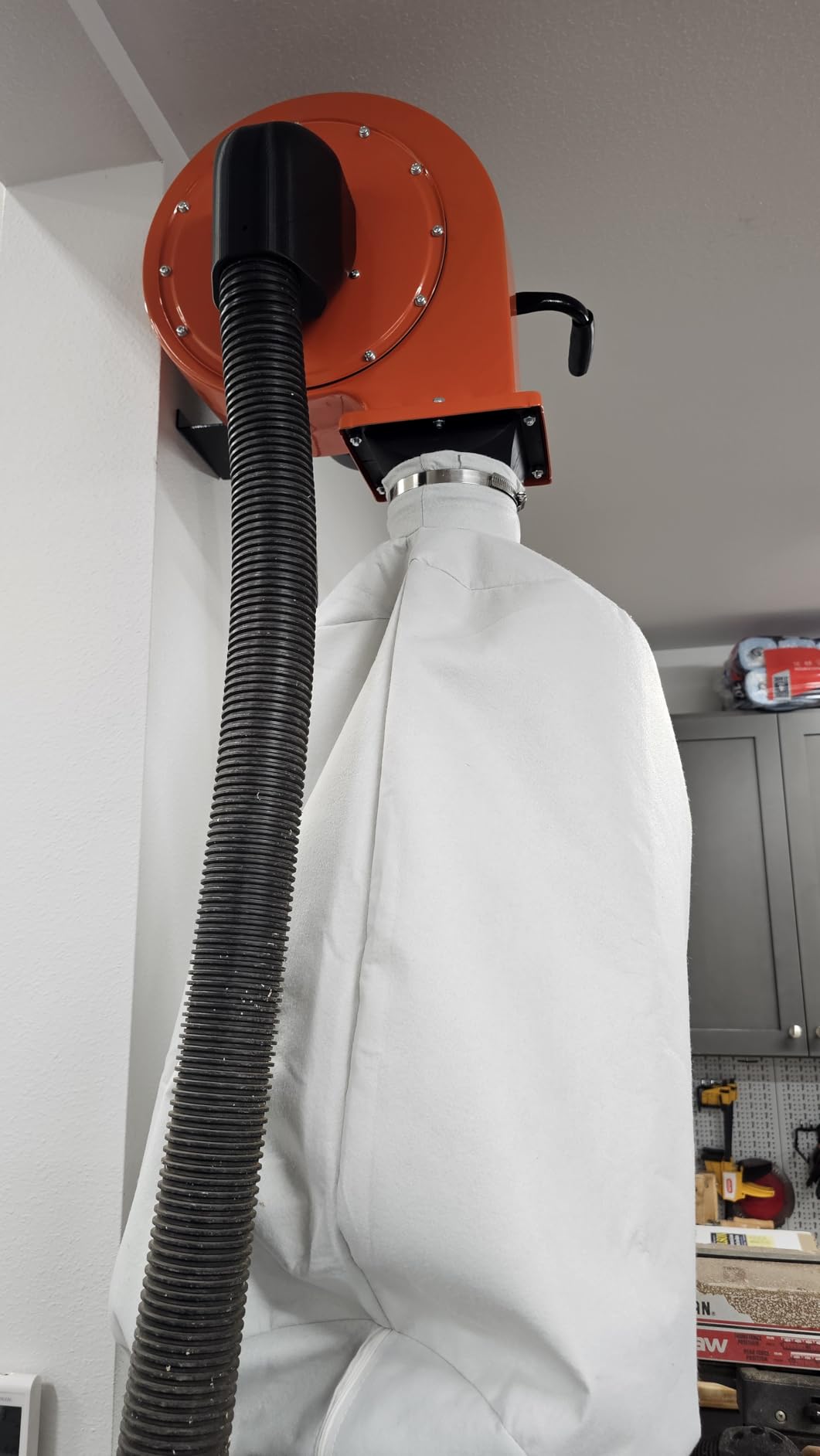 VEVOR Dust Collector, Wall Mount Dust Collector 1 HP, 560 CFM Woodworking Dusts Collectors with 2.5 Micron Collectors Bag, Dusts Collection System for Woodworking/Workshop, Industrial Factories customer photo 1