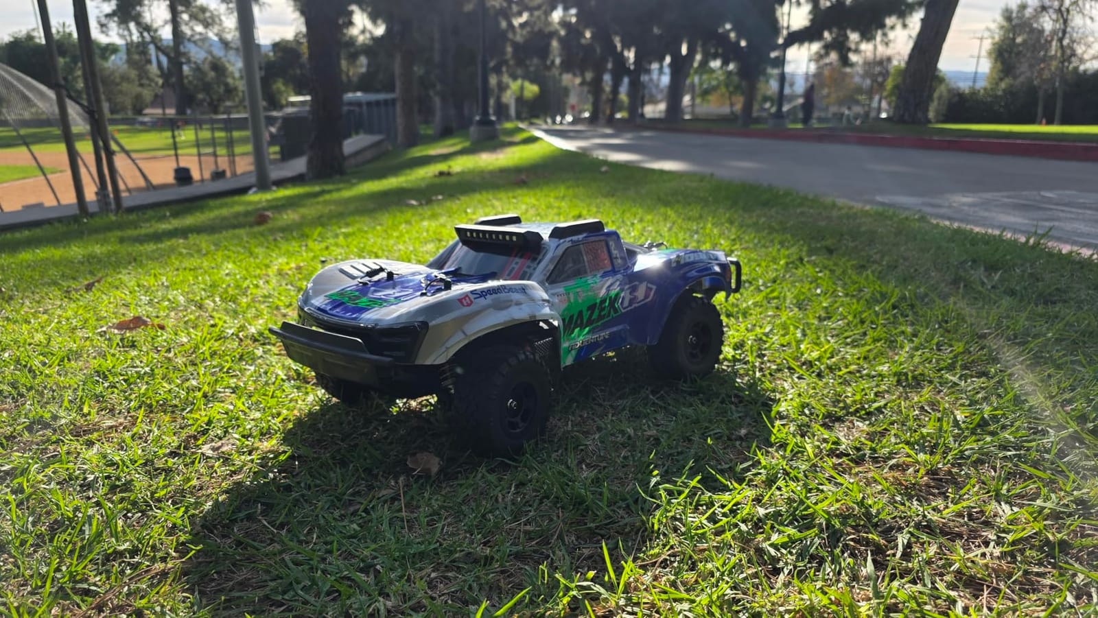 Hosim 1/10 RC Truck 4WD Brushless Buggy Cars, MAZEK RTR 62+ MPH Hobby Grade High Speed Remote Control Car for Adults & Teens Off-Road Bashing, Rock Crawling, Racing Waterproof Electric Monster Trucks customer photo 2