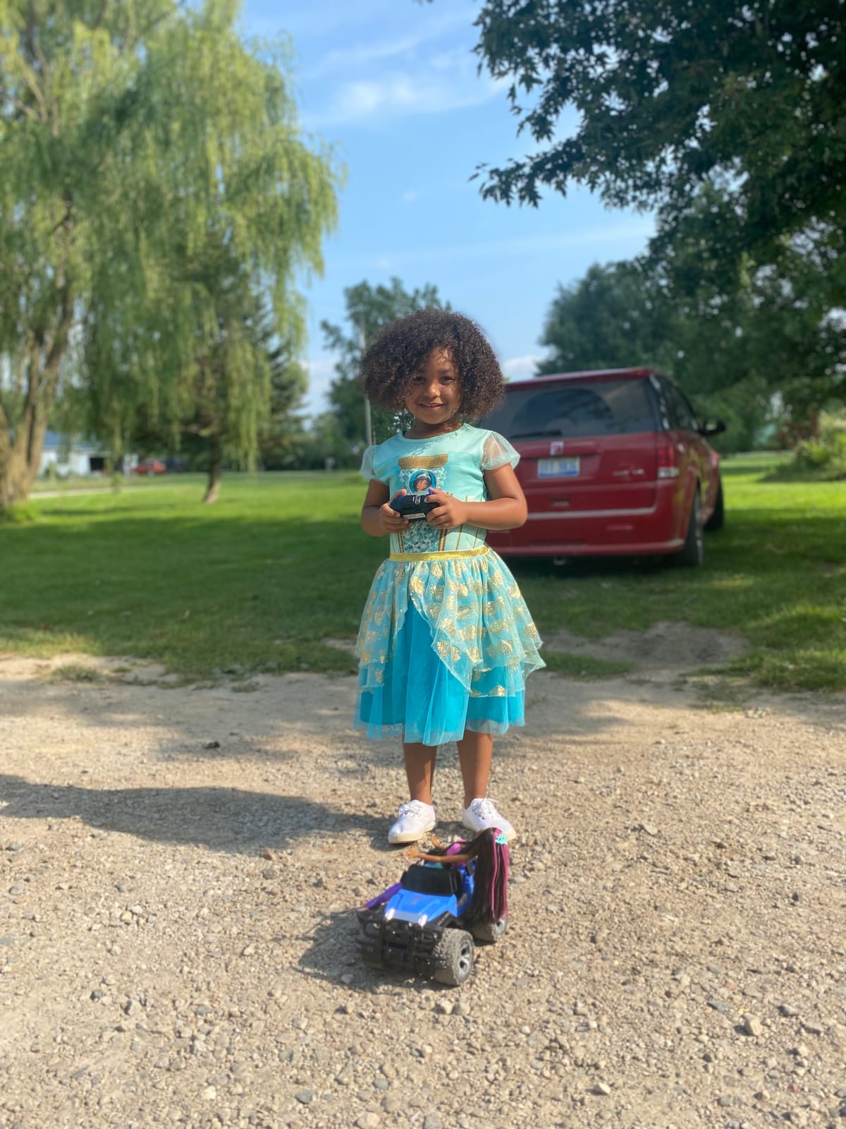 DEERC DE125 1:14 RC Car for Kids,4WD Remote Control Off-Road Monster Truck | RC Rock Crawler with Mist Spray,Metal Shell, LED Lights, 2.4GHz All-Terrain Car, 2 Batteries, Gifts for Beginners and boys customer photo 1