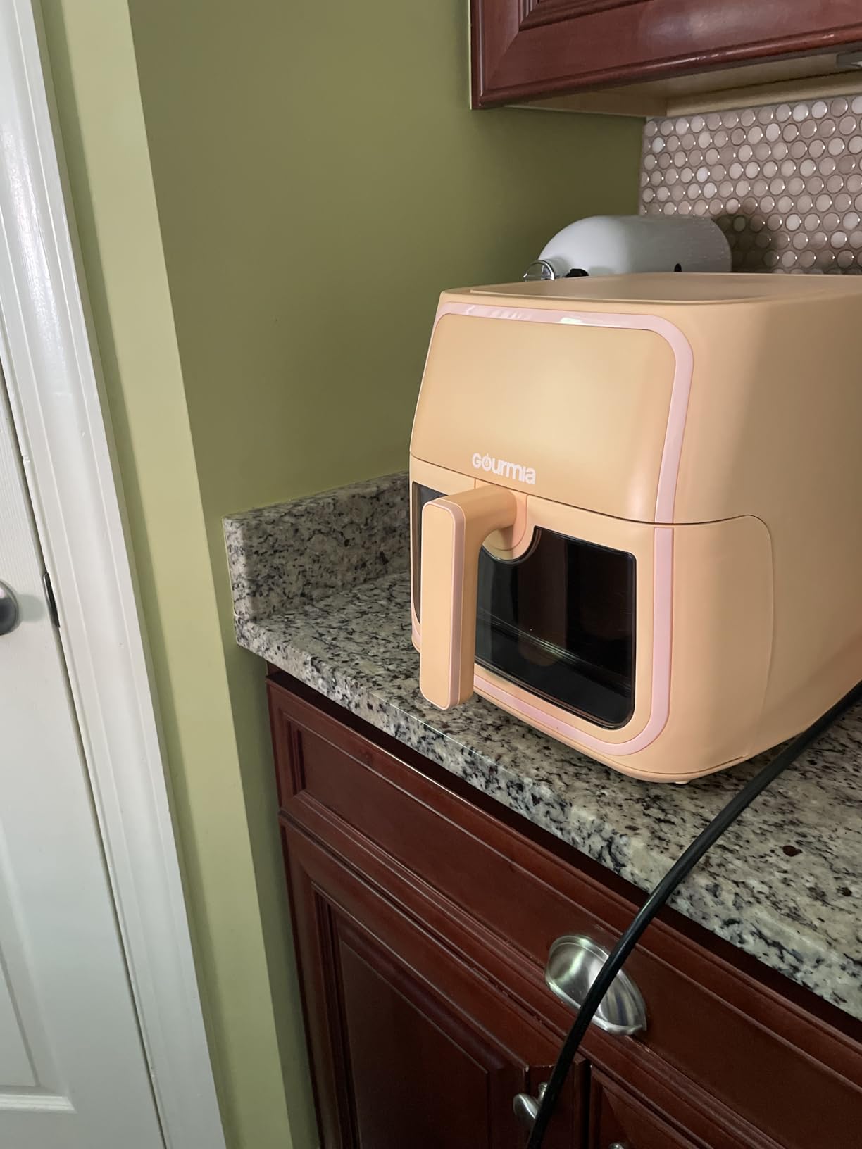Gourmia 8 Qt Air Fryer, 8 Presets with Digital Display, FryForce 360° Technology, Easy View Window & Interior Light, Dishwasher Safe Basket, Black customer photo 2