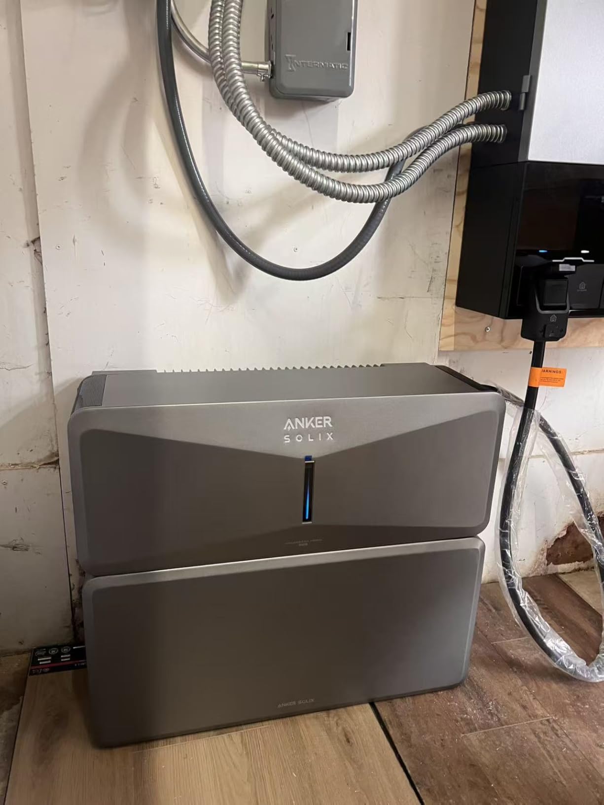 Anker SOLIX E10 Power Dock and Extra Battery, 12kWh-90kWh, 10kW Output, 200A Whole-Home Coverage, NEMA 4 & 3R Rated customer photo 1