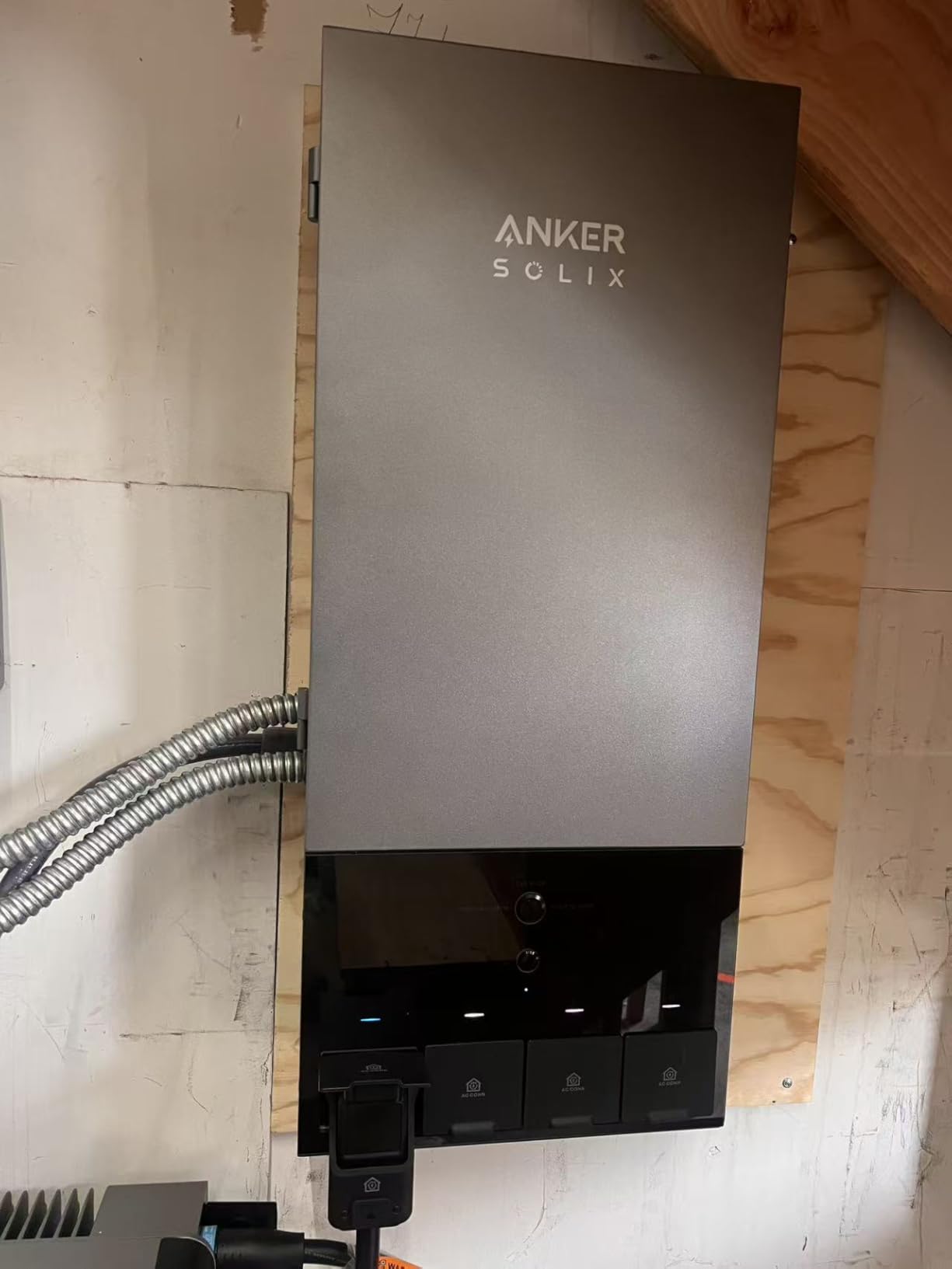 Anker SOLIX E10 Power Dock and Extra Battery, 12kWh-90kWh, 10kW Output, 200A Whole-Home Coverage, NEMA 4 & 3R Rated customer photo 2