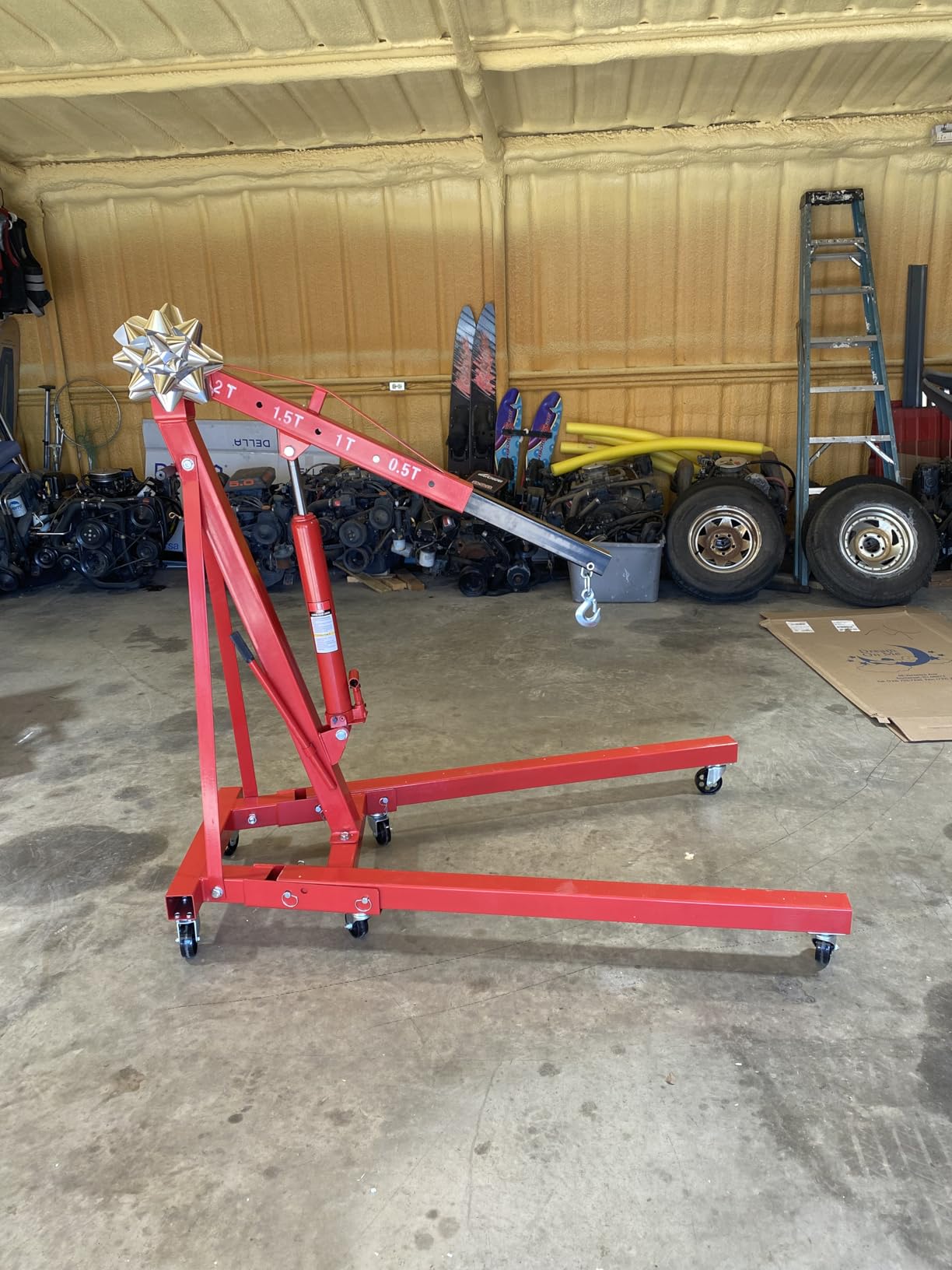 2 Ton Hydraulic Engine Hoist Crane, Folding Heavy-Duty Cherry Picker with 6 Locking Wheels & 4 Boom Positions, for Truck/SUV Engines, Garage Workshop, Industrial Lifting (Net Wt. 157 lbs) customer photo 1