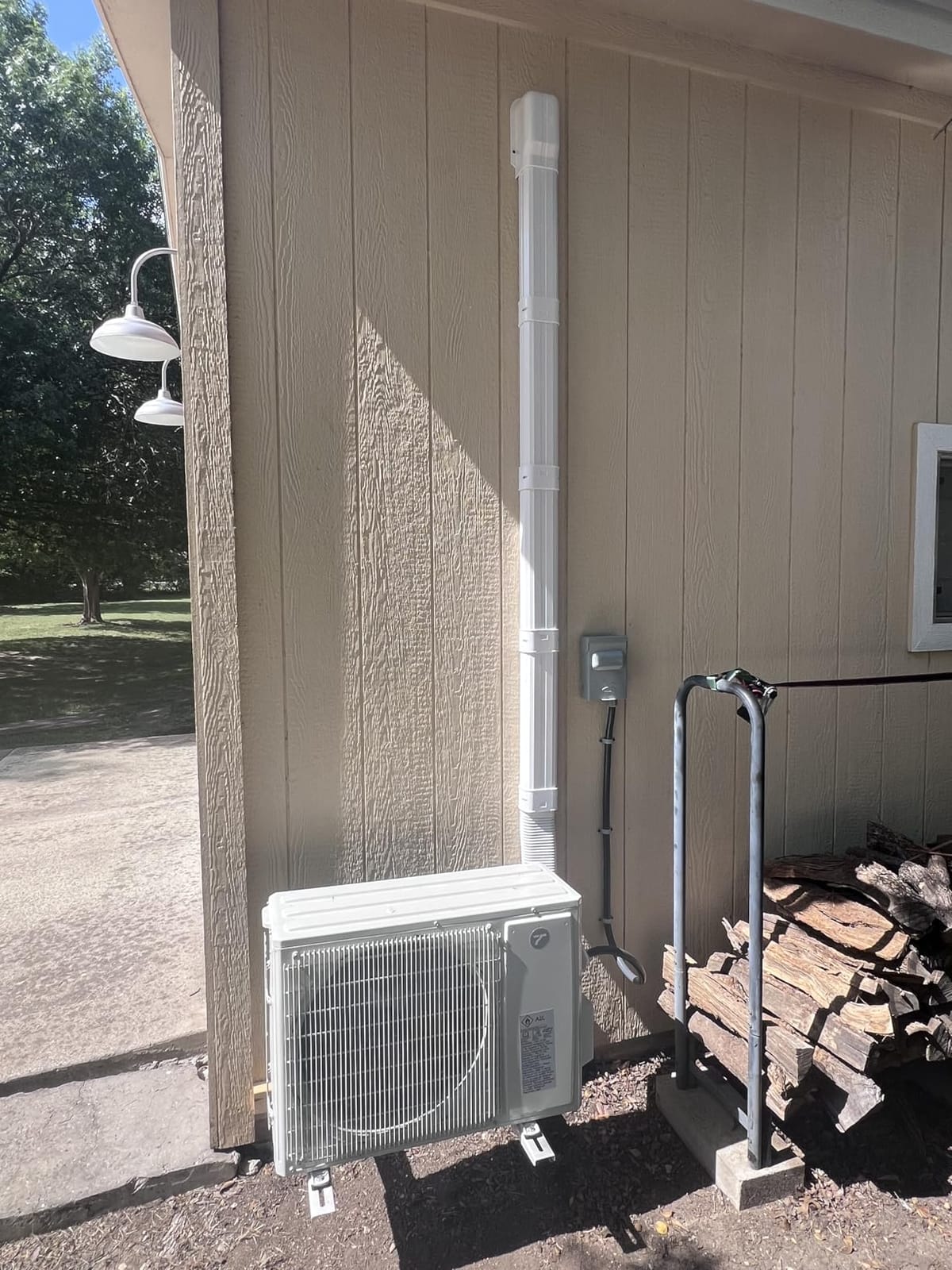 12000 BTU Mini Split Air Conditioner, 115V 22 SEER2 AC & Heat Pump | Quiet ductless system for up to 750 Sq.Ft. Features R32 refrigerant, WiFi smart control & complete installation kit. customer photo 2