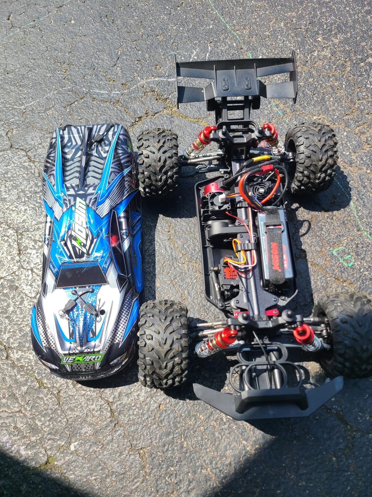 Hosim Mini 1:8 45+ MPH Fast Brushless RC Cars for Adults with 3S Battery | All Terrain Adult RC Trucks, 3650 Brushless Motor (2800KV) 60A ESC, Central Transmission, Two 3S 11.1V 2600mAh Lipo customer photo 1