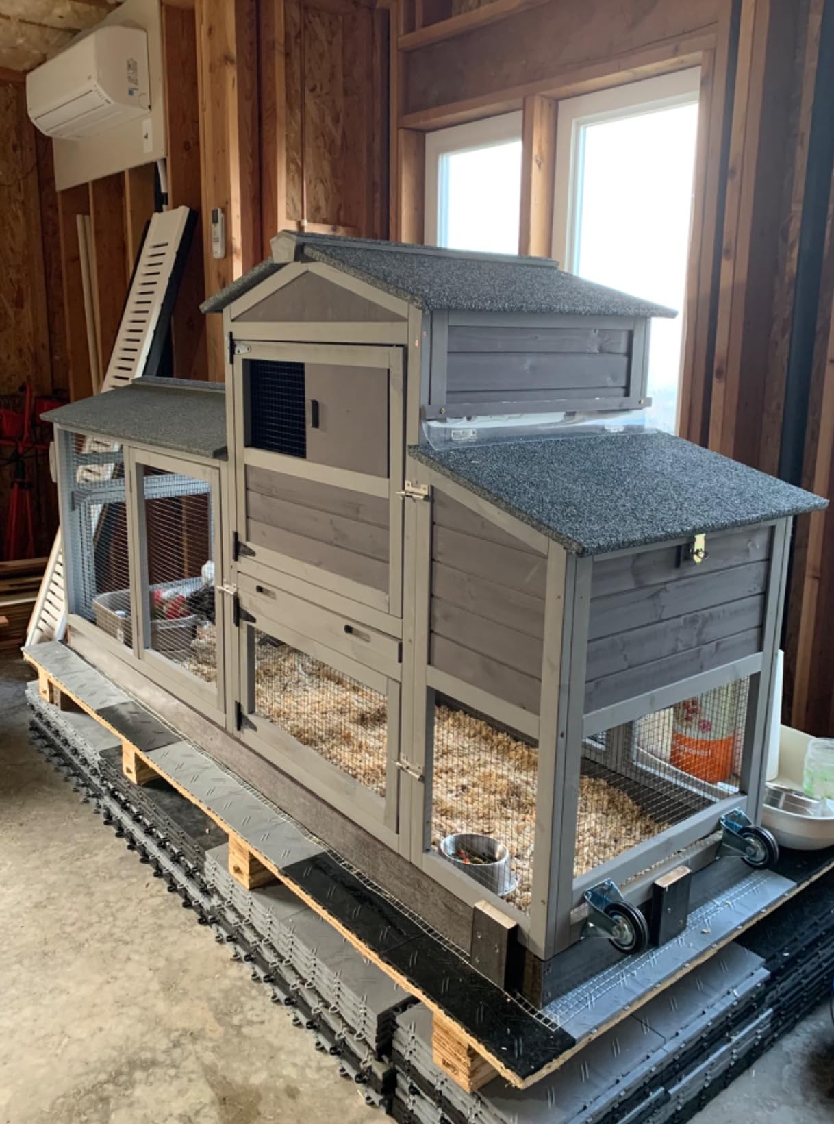 Aivituvin Mobile Chicken Coop with Wheels for 4-6 Chickens, Backyard Expandable Chicken House Duck Cage with Run, 2 Nesting Boxes, Easy Clean Pull-Out Tray, Leak-Resistant Asphalt Roof, 82.4