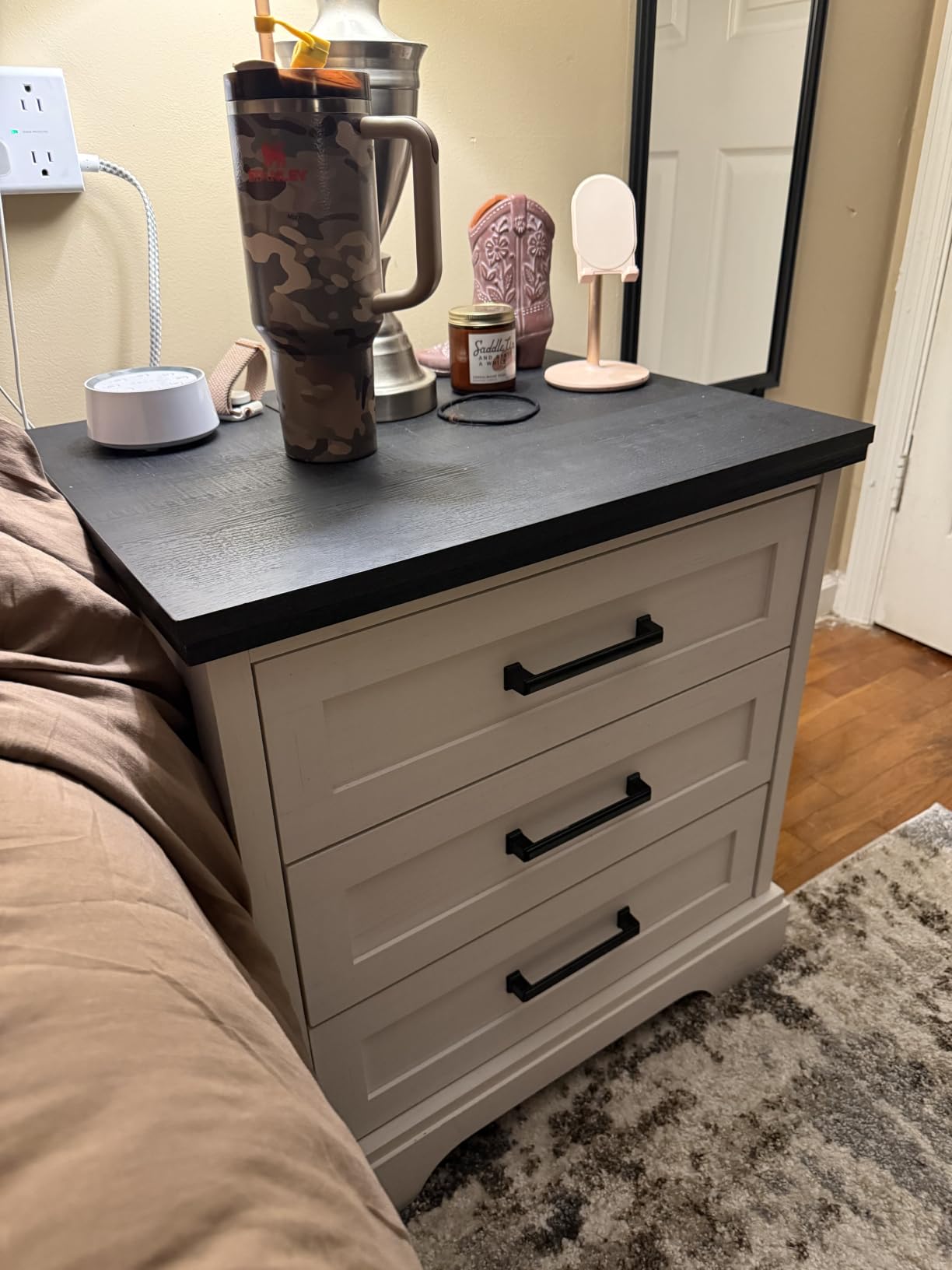 DUMOS Farmhouse Nightstand with Charging Station & USB Ports, Wood Bedside Table with 2 Spacious Storage Drawers and Open Shelf, Minimalist Modern End Table for Bedroom, White customer photo 2
