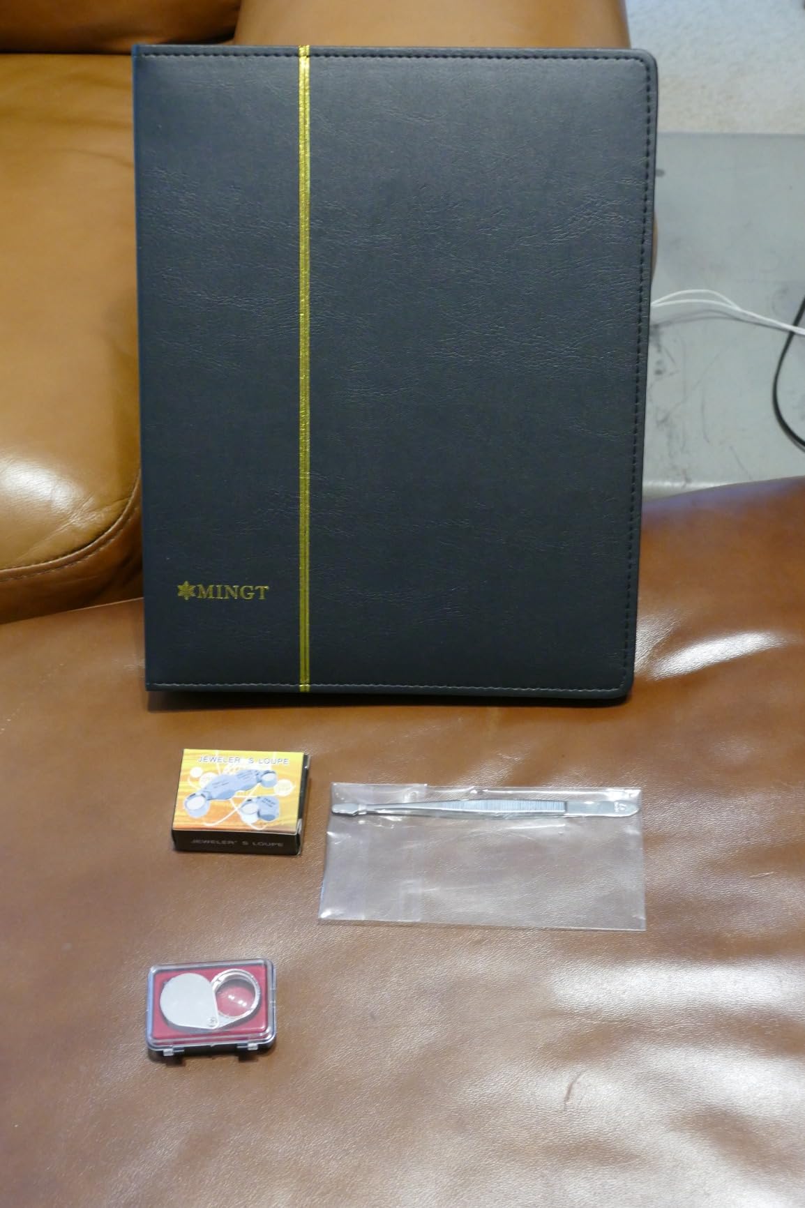 Stamp Collecting Album Binder Kit for Collectors, 1/2/3/4 Rows Banknotes Storage Book with 20 Stamp Pages, 4 Ring Binder, Tweezers and Magnifier, for Paper Money Bill Postage, Beginner Hobbyists Gift customer photo 2